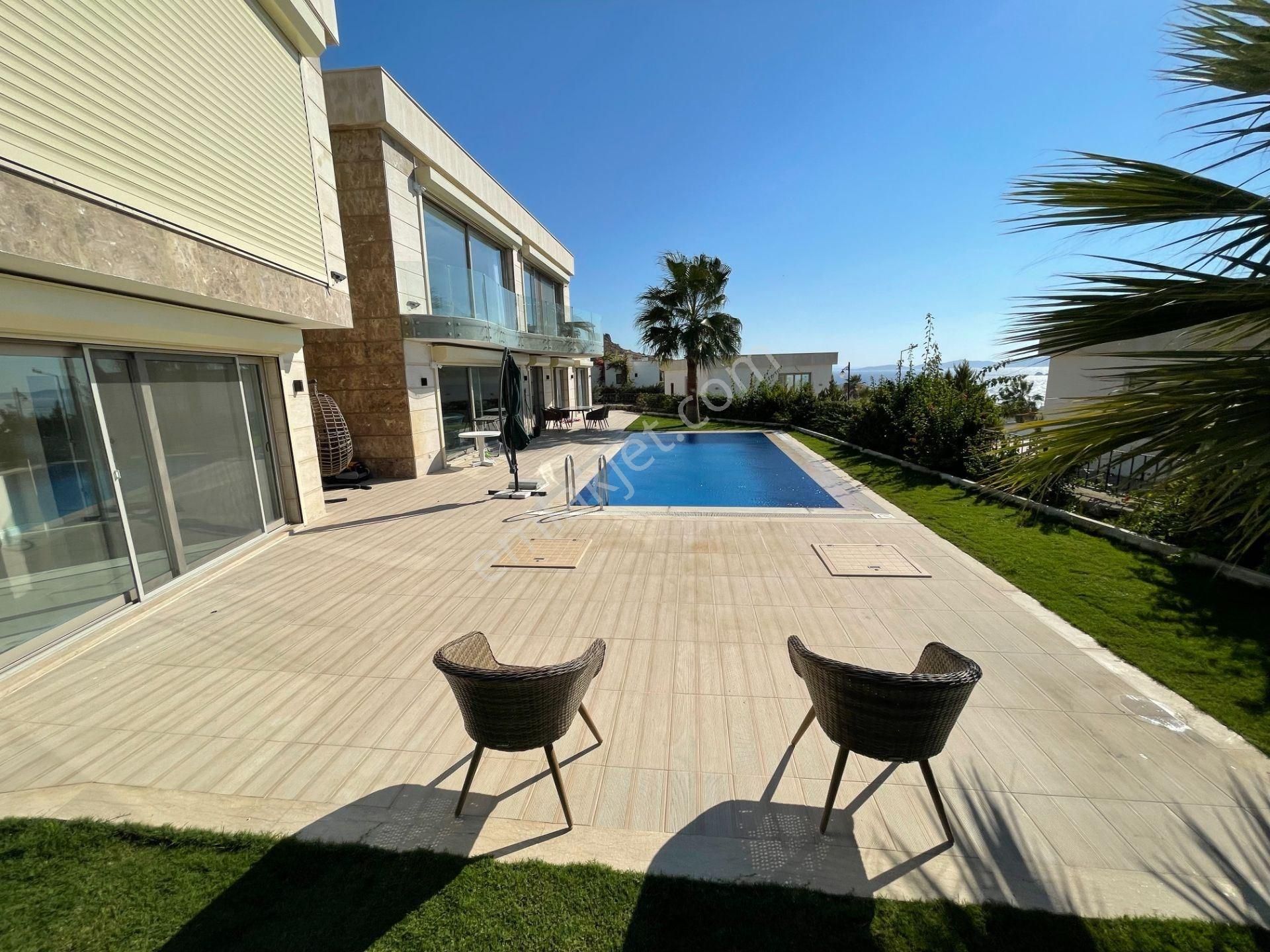 Özenle Dekore Edilmiş Deniz Manzaralı Villa - Görsel 7