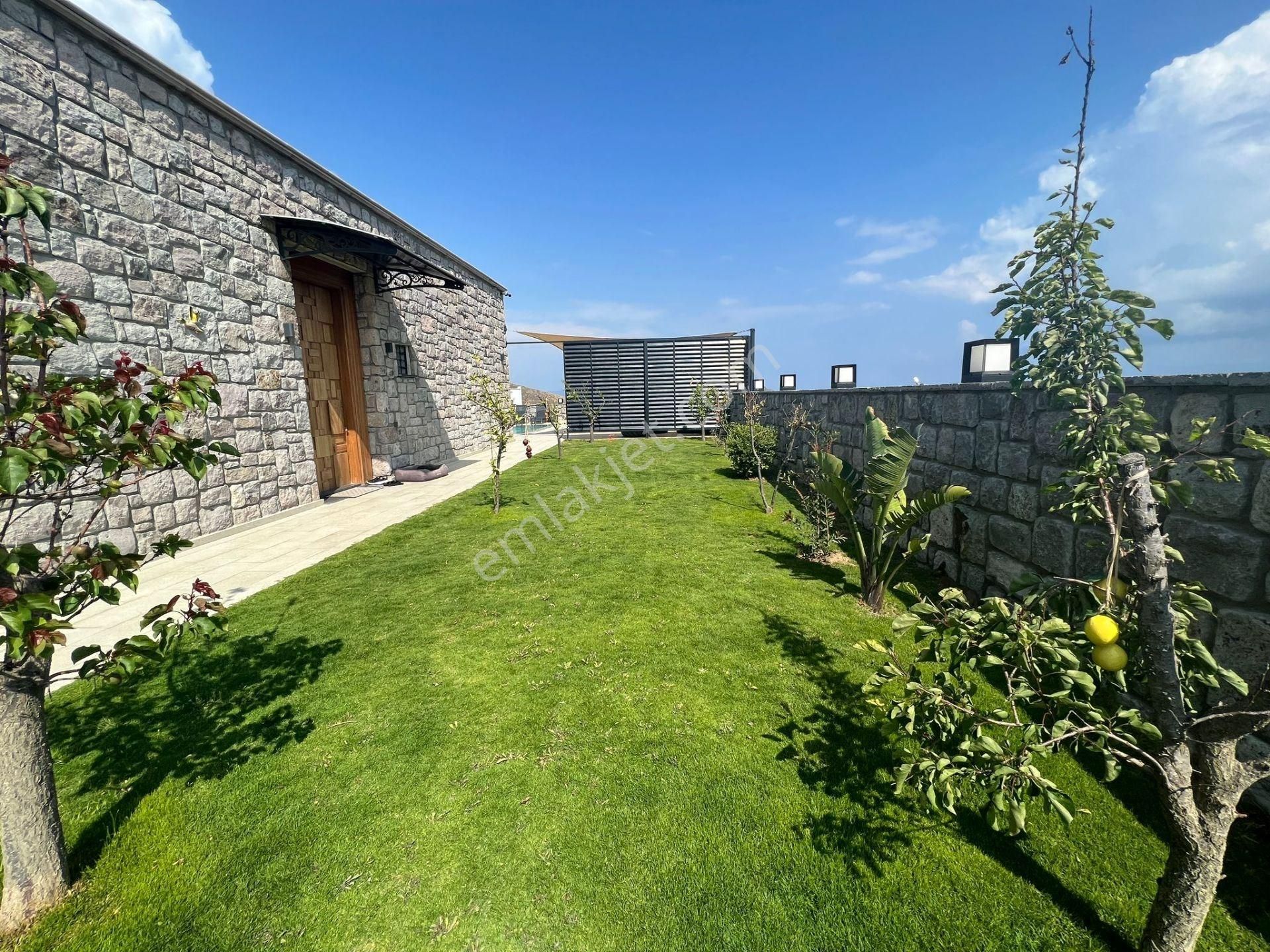 Bodrum Akyarlar'da Deniz Manzaralı Müstakil Lüks Taş Ev - Görsel 20