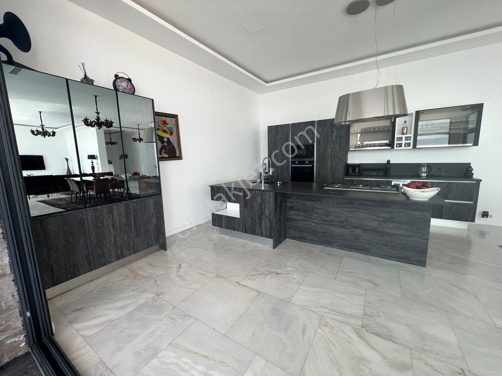 Bodrum Akyarlar'da Deniz Manzaralı Müstakil Lüks Taş Ev - Görsel 31