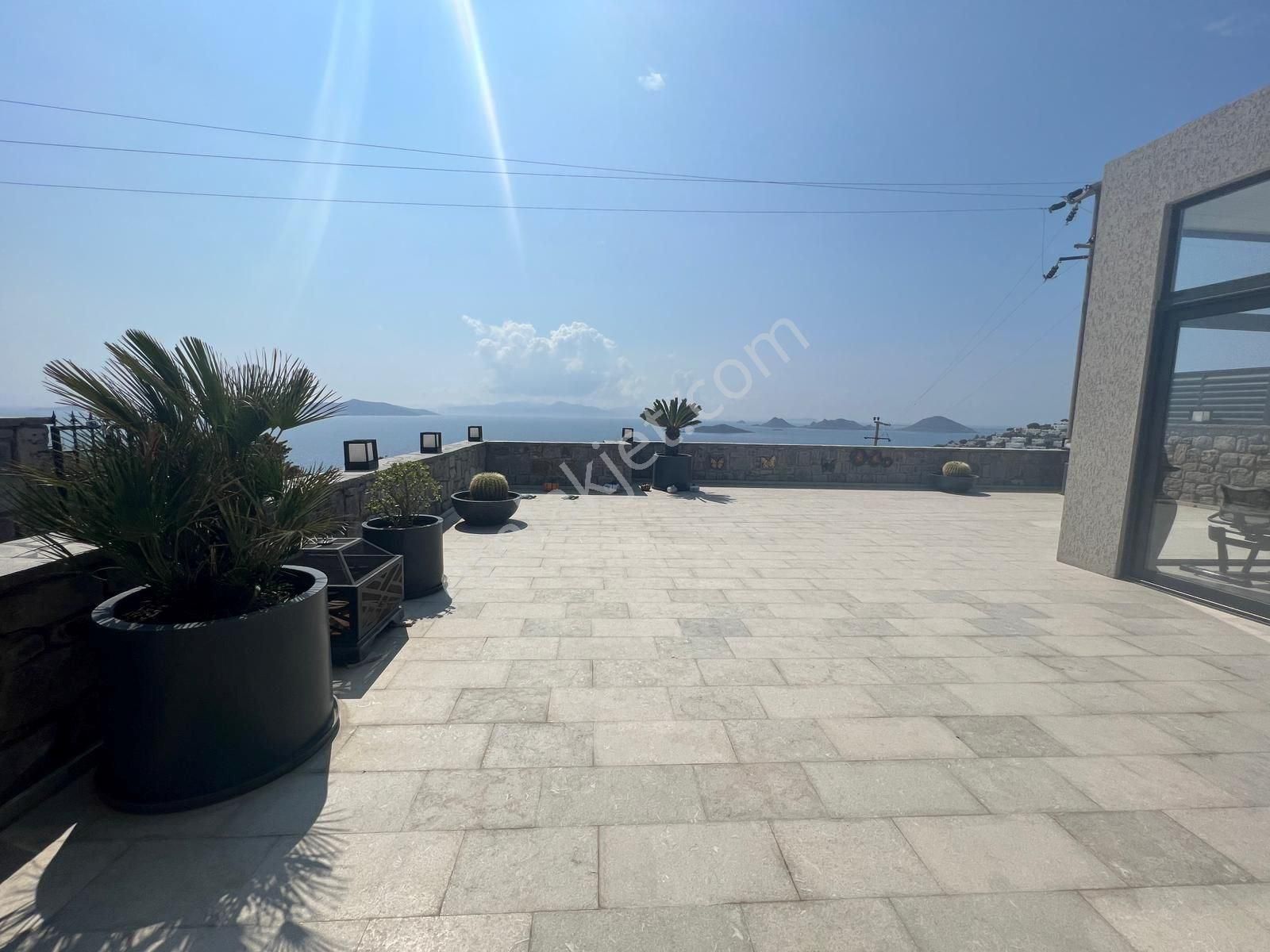 Bodrum Akyarlar'da Deniz Manzaralı Müstakil Lüks Taş Ev - Görsel 17