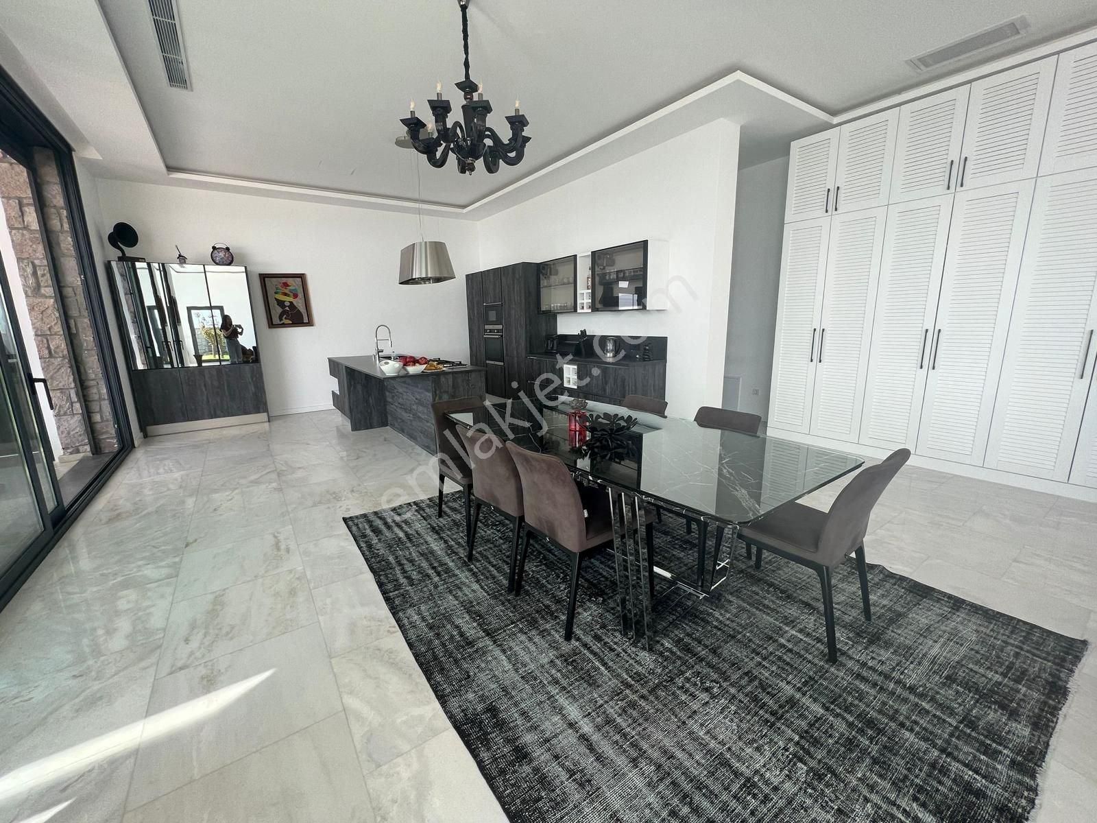 Bodrum Akyarlar'da Deniz Manzaralı Müstakil Lüks Taş Ev - Görsel 29