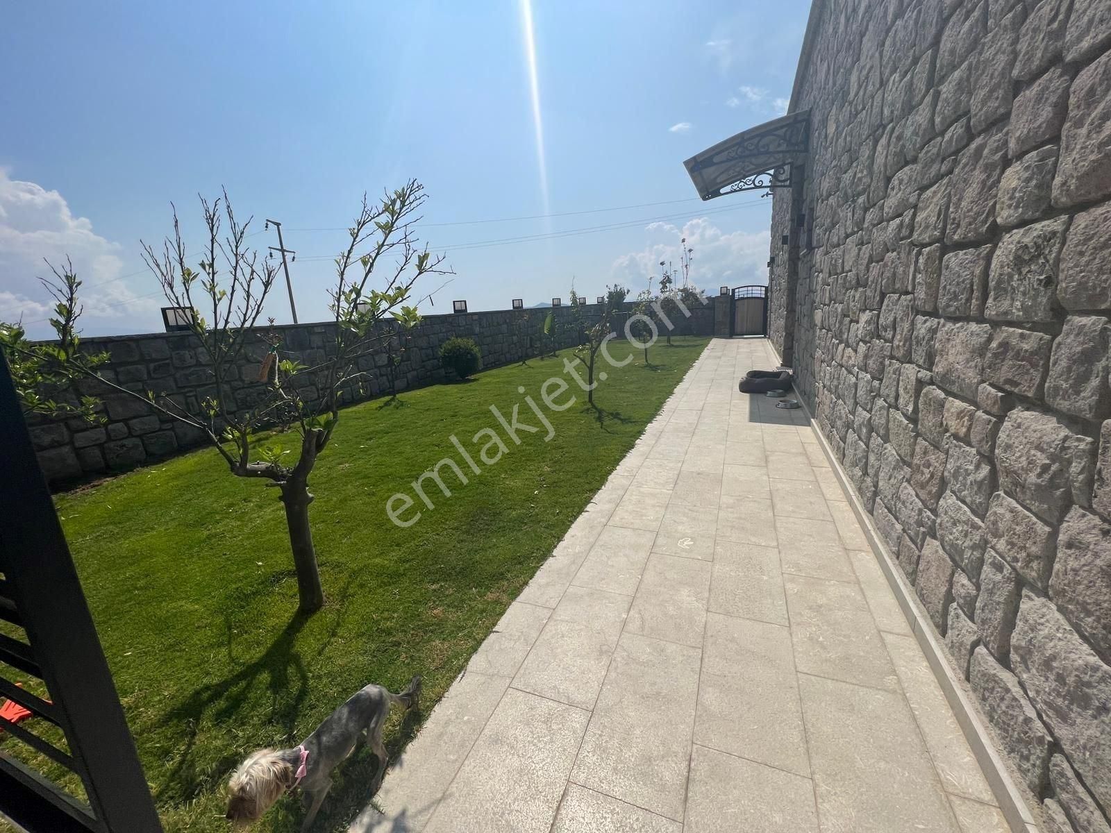 Bodrum Akyarlar'da Deniz Manzaralı Müstakil Lüks Taş Ev - Görsel 21