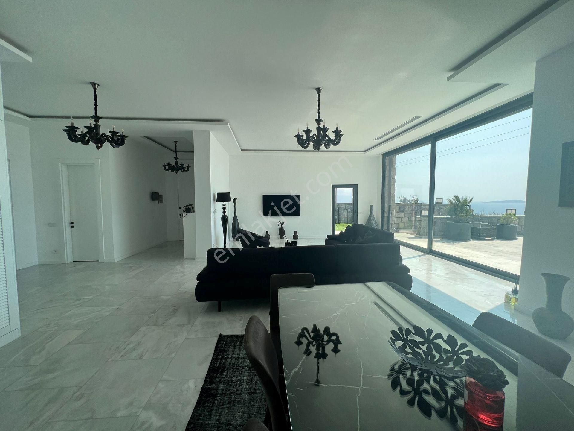 Bodrum Akyarlar'da Deniz Manzaralı Müstakil Lüks Taş Ev - Görsel 25