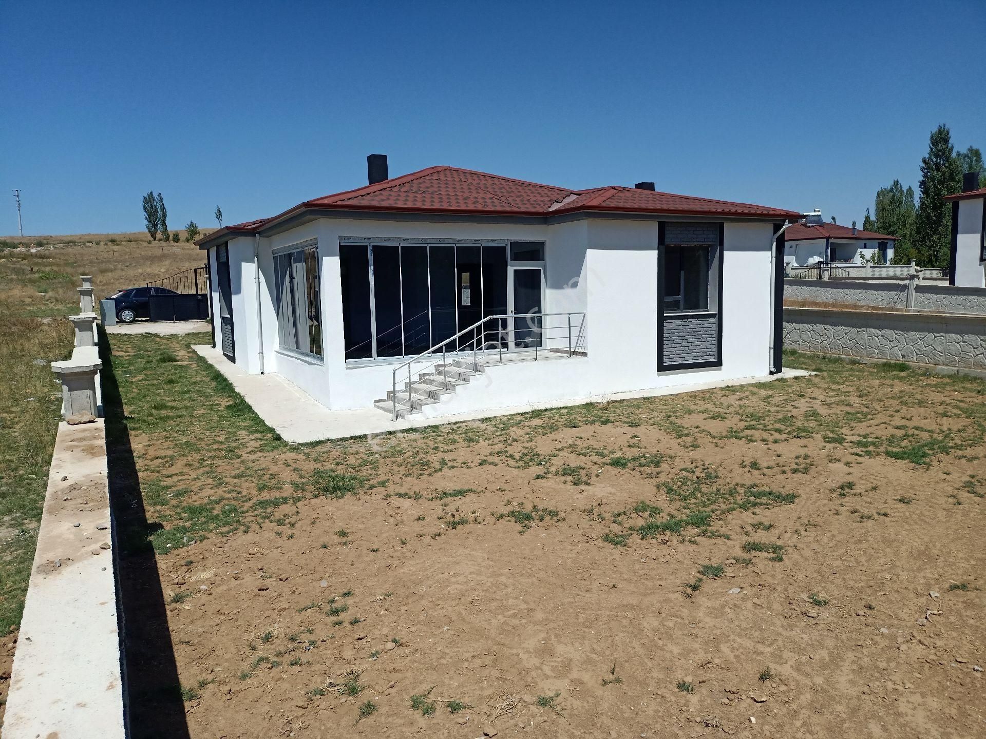 Niğde Merkez Gümüşler Bld. (Eski Gümüş) Satılık Villa TEK KAT VİLLA 