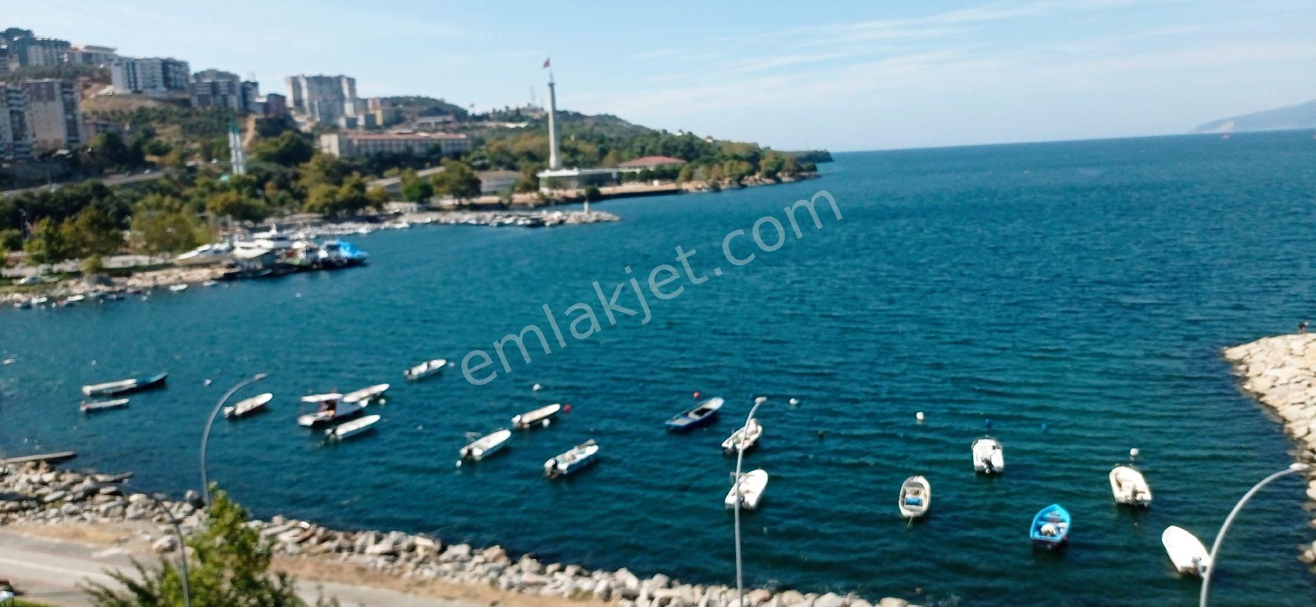 Gemlik Hisar Satılık Daire gemlak tan gemlik girişinde  ful deniz manzaralı 3 oda 1 salon asansörlü 