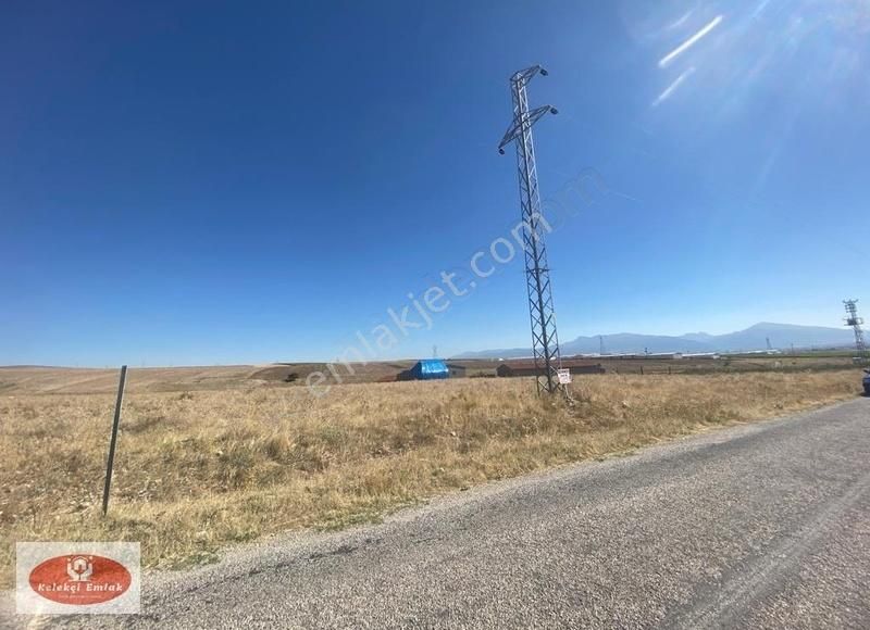 Bolvadin Taşağıl Satılık Tarla TAŞAĞIL YOLUNDA IPARDA UYGUN TARLA