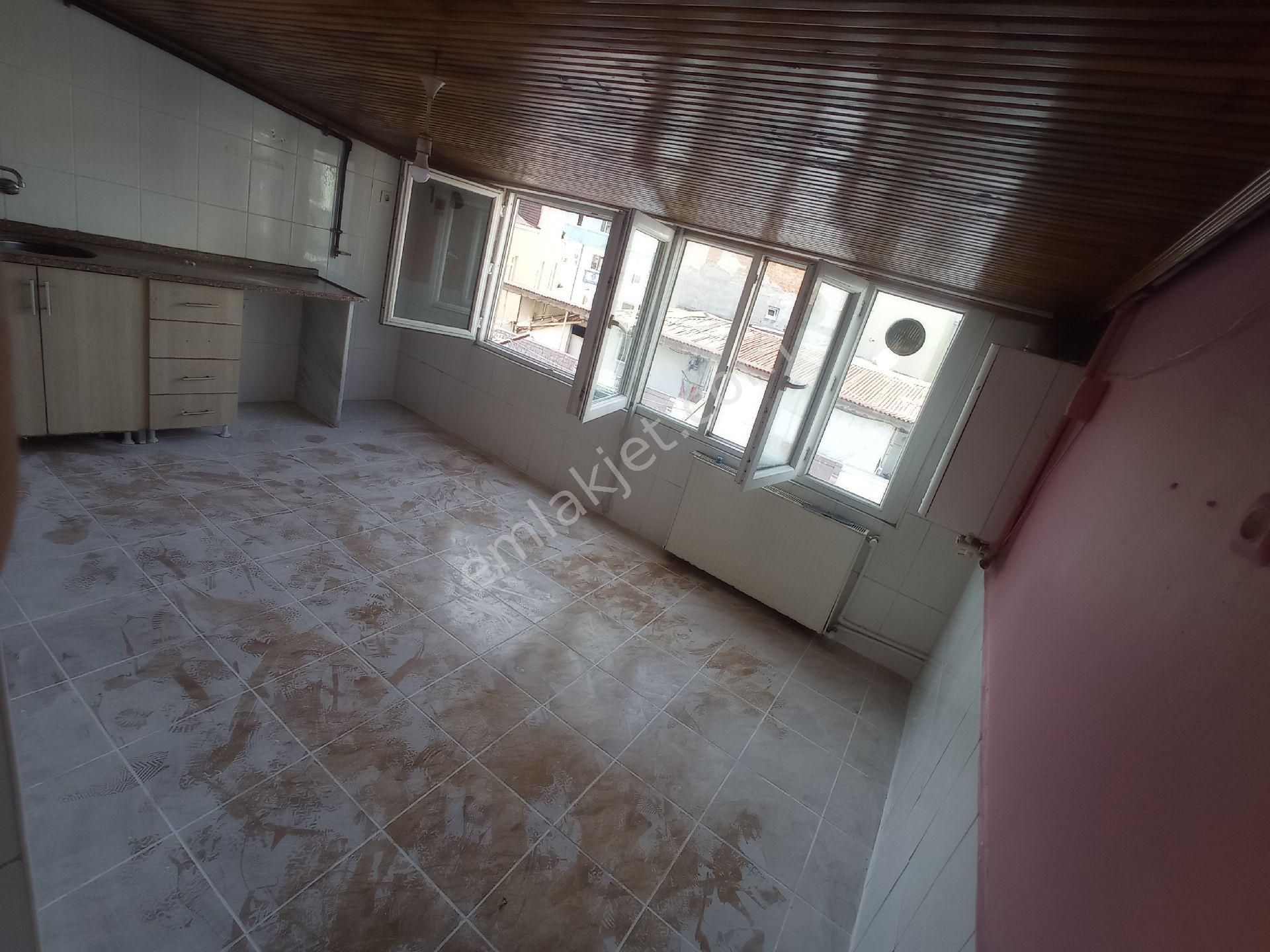 Demirkapıda 1+1 Kiralık Çatı Daire - Görsel 3