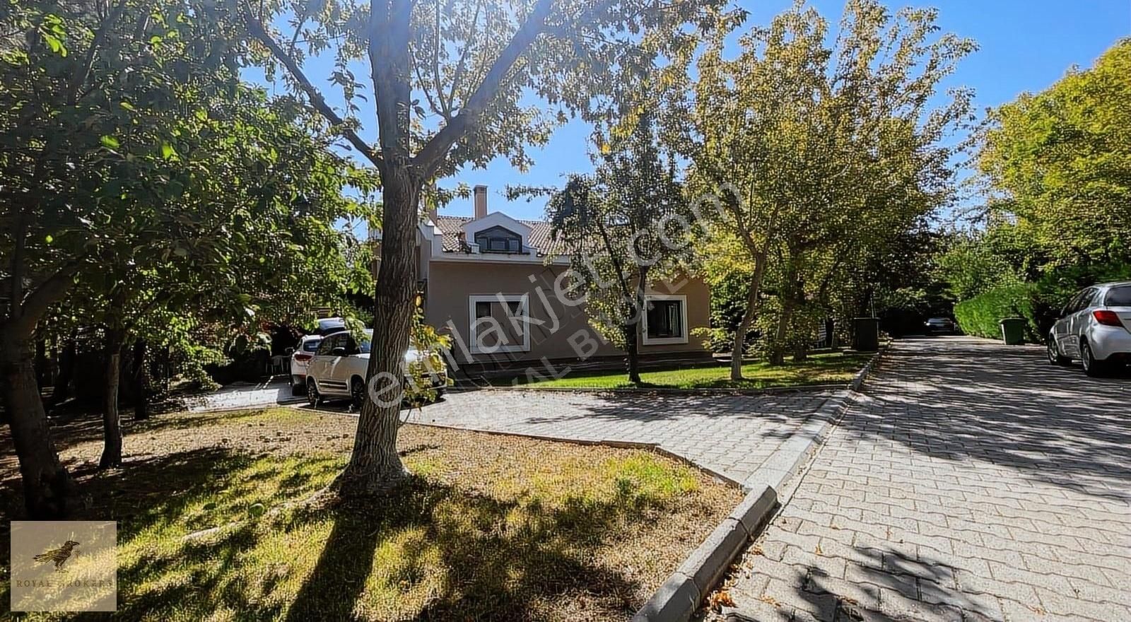 Gölbaşı Ballıkpınar Satılık Villa Satılık, Gölbaşı, Ballıkpınar, Elit Sitesi, 7/24 Güvenlikli