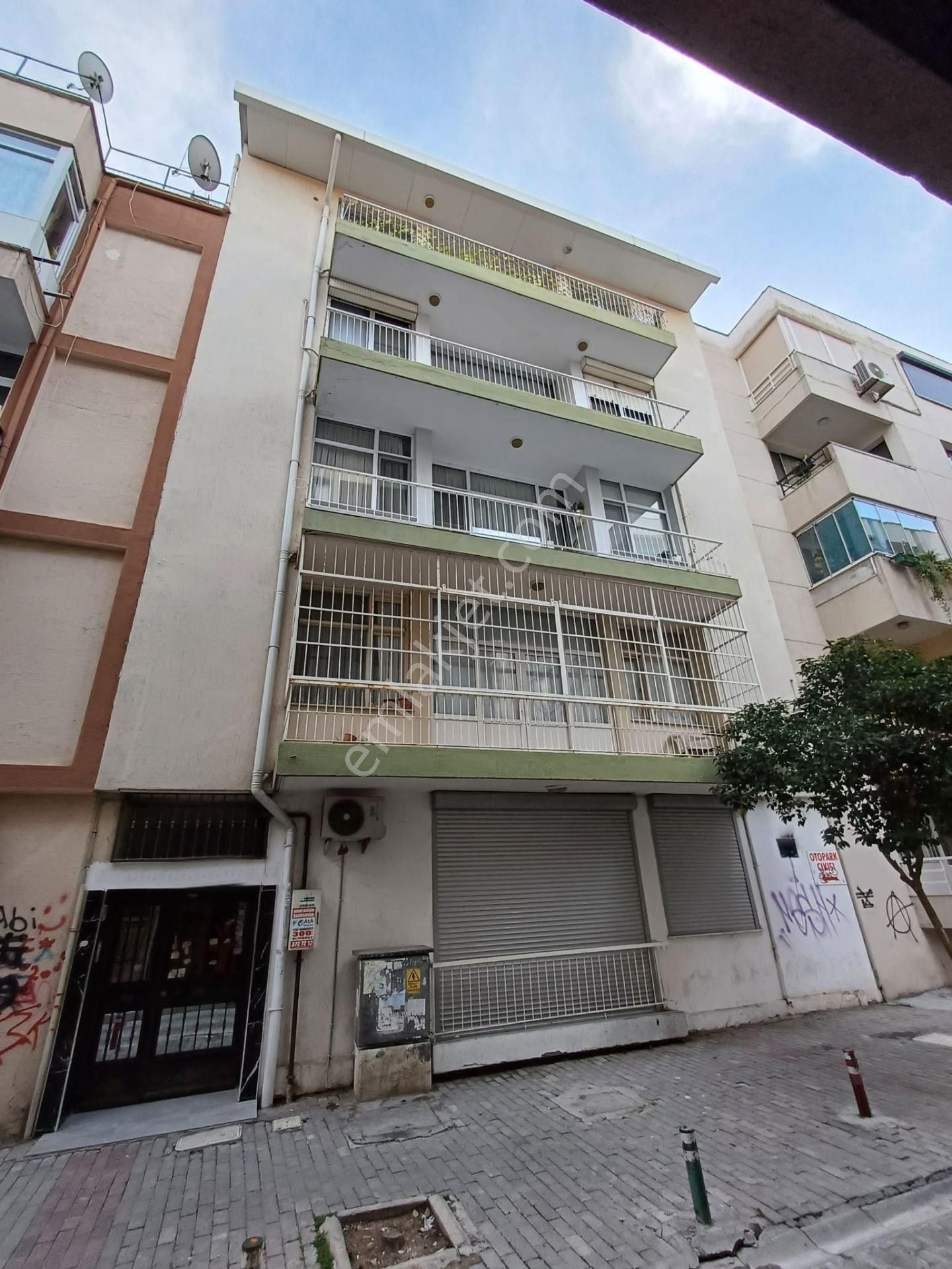 Karşıyaka Donanmacı Da Yalı Ya 100 M Bahçeli Hasarsız Kiracılı - Görsel 9