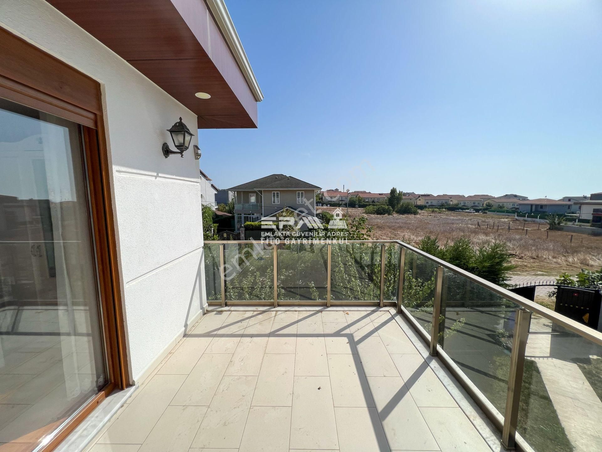 Silivri Mimar Sinan Mahallesi Satılık 8+1 Eşyalı Villa ! - Görsel 22