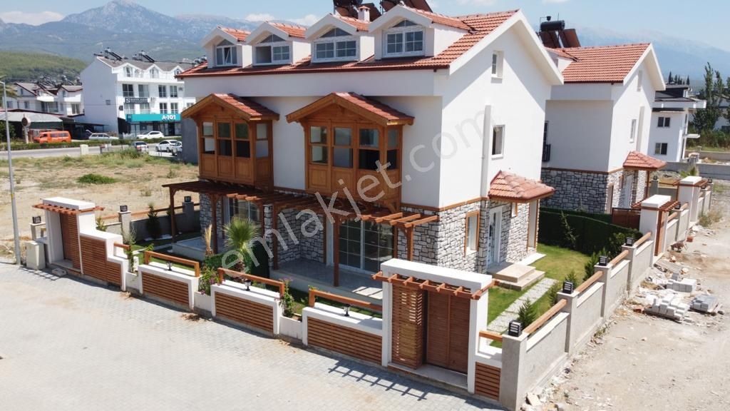 Seydikemer Gerişburnu Satılık Villa  Stop’tan Seydikemer Merkez’de 4+1 Satılık İkiz Villa