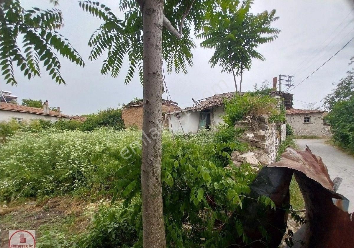 Balıkesir Bigadiç Çağış Mahallesi Avlulu Kargir Ev Ve Arsası 1 Oda 1salon 65 M2 Brüt Alan Satılıktır - Görsel 7