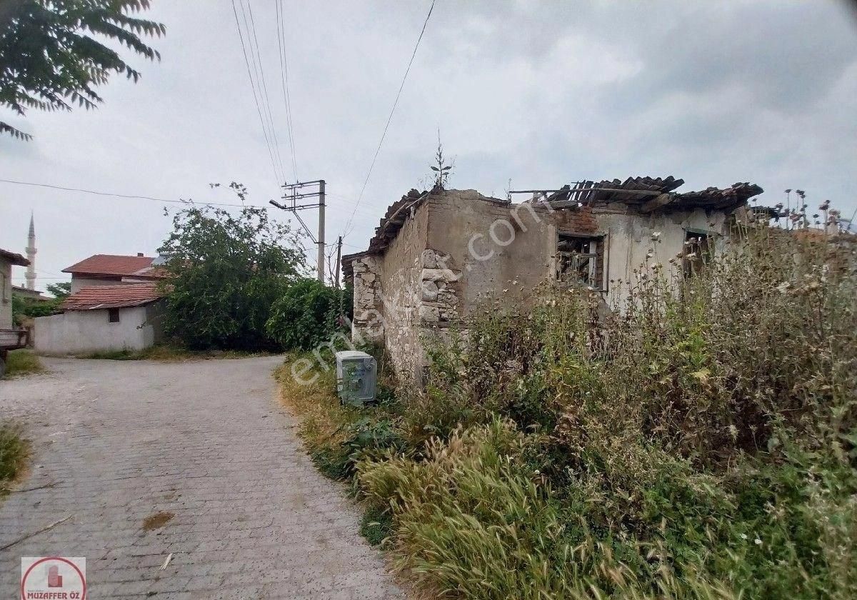 Balıkesir Bigadiç Çağış Mahallesi Avlulu Kargir Ev Ve Arsası 1 Oda 1salon 65 M2 Brüt Alan Satılıktır - Görsel 6