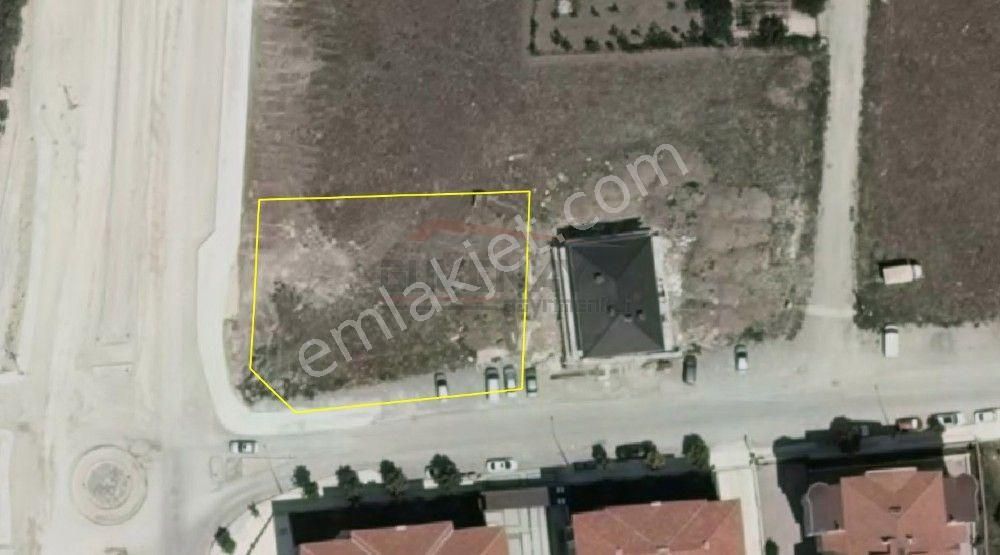 Çorum Merkez Buharaevler Satılık Villa İmarlı  Güvenay - Çorum Buhara 5.cadde Sarmahall Karşısı Köşe Başı Arsa