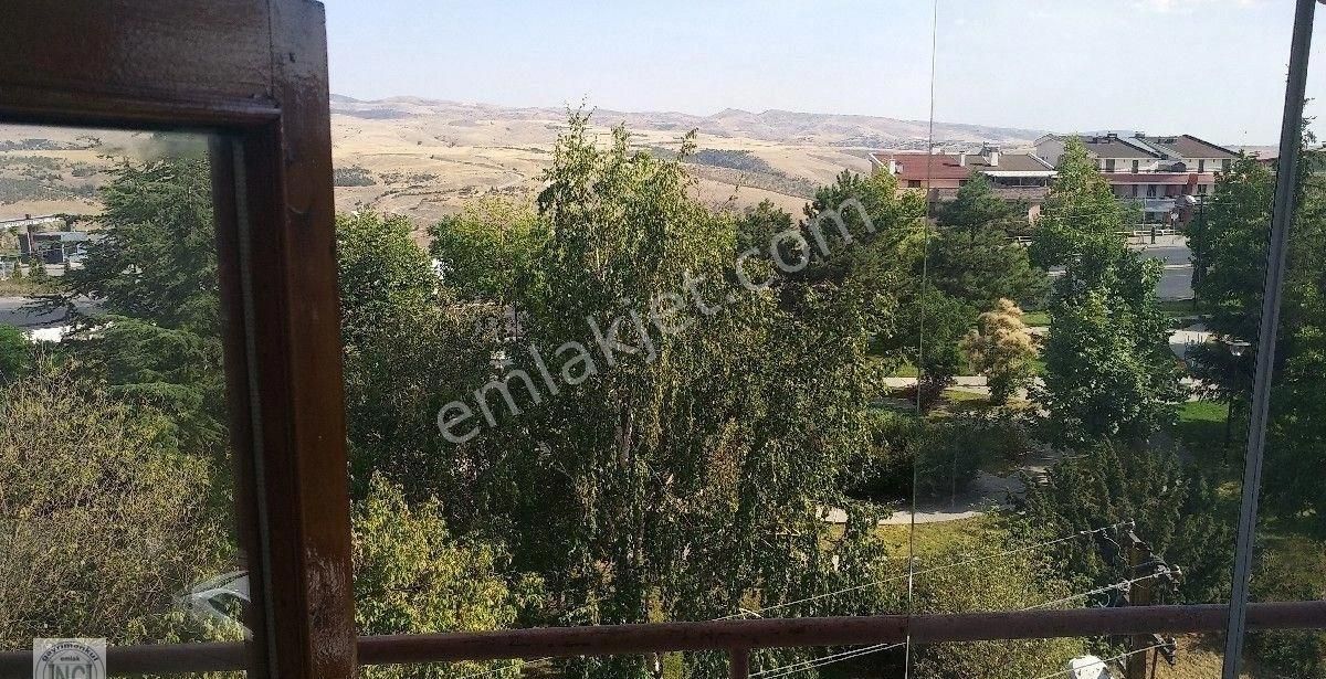 Çankaya Sancak Kiralık Daire kombili 3. orta kat 3+1 manzaralı