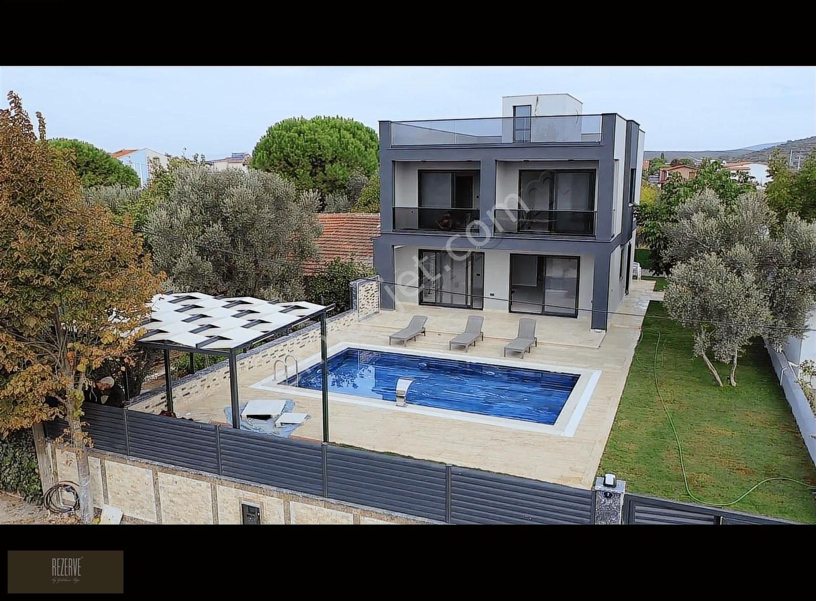 Rezerve By Gökhan Üge İzmir Urla Torasan Mahallesi 4+1 Oda Satılık Villa  15,950,000 TL 14041863