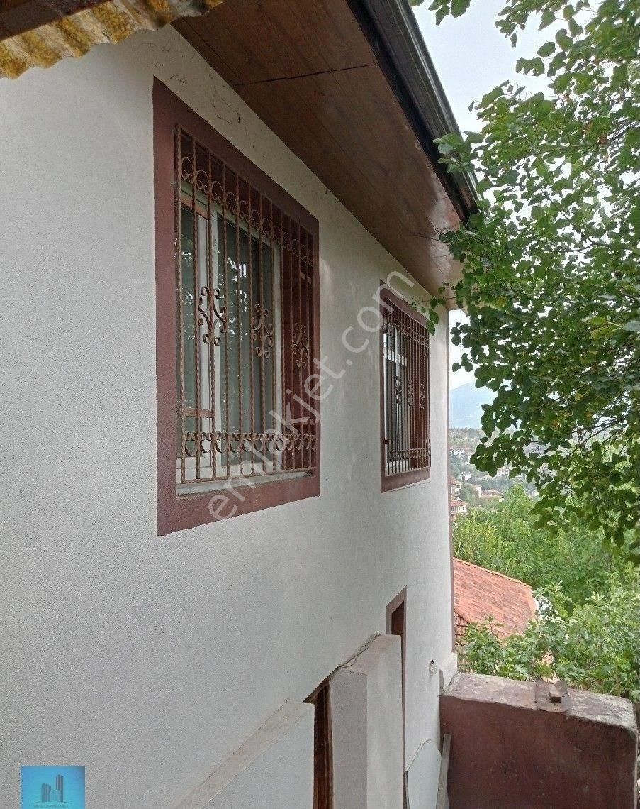 Safranbolu İzzetpaşa Satılık Müstakil Ev Safranbolu Barış mahallesinde müstakil ev satılıktır