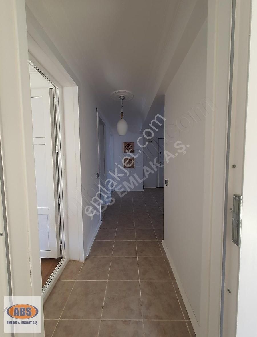 Yeşiltepe Mevkinde Geniş Bahçeli Köşe Başı Satılık Villa - Görsel 5