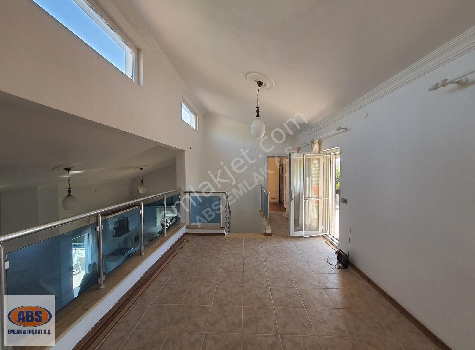 Yeşiltepe Mevkinde Geniş Bahçeli Köşe Başı Satılık Villa - Görsel 27