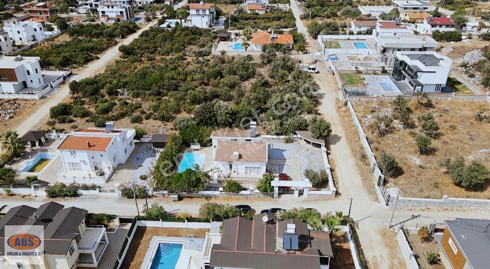 Yeşiltepe Mevkinde Geniş Bahçeli Köşe Başı Satılık Villa - Görsel 10