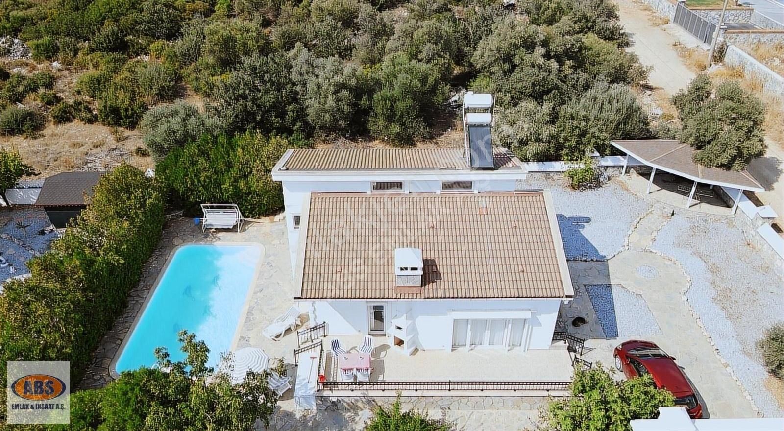 Yeşiltepe Mevkinde Geniş Bahçeli Köşe Başı Satılık Villa - Görsel 12