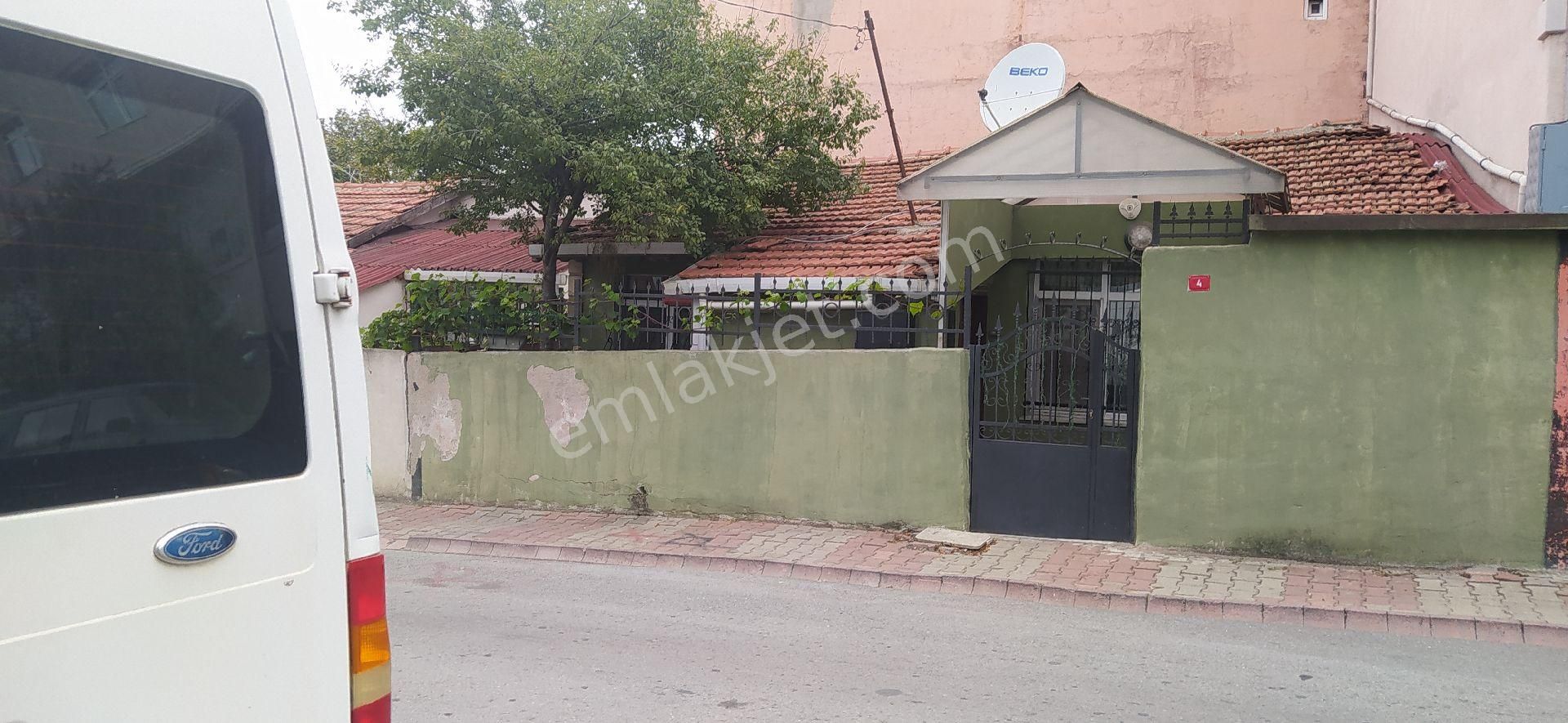Müstakil Tapulu Ev Ümraniye Kucuksu Caddesi Hekimbaşı Da Cadde Uzeri 100 M²