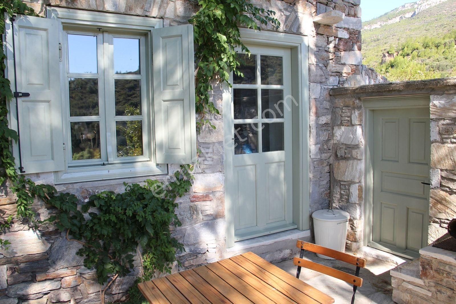 Söke Doğanbey'de Doğa İle Bütünleşen Müstakil Rum Evi - Görsel 12