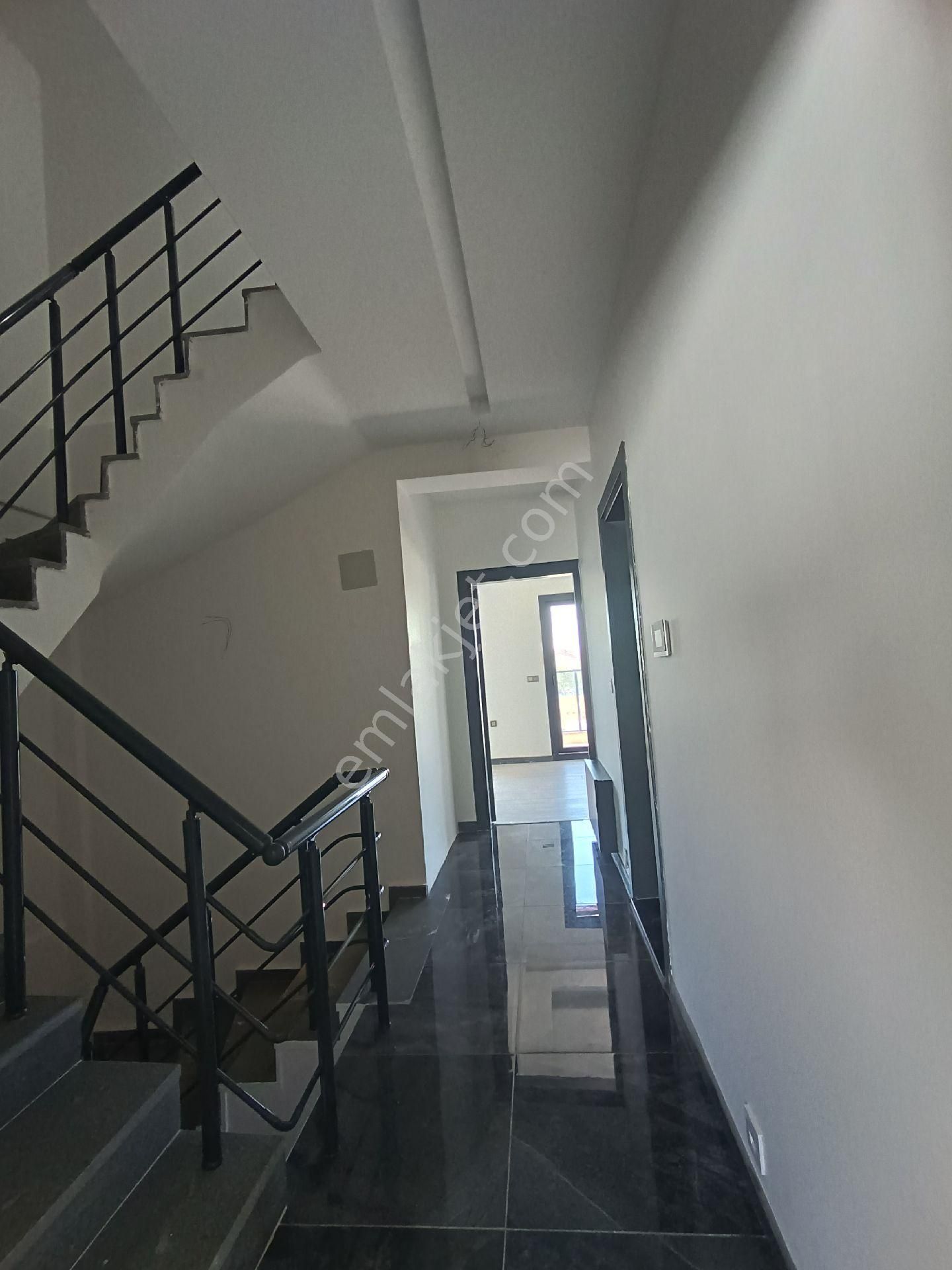 https://imaj.emlakjet.com/listing/14084522/8054546A6793A90072C99FEBD06D101A14084522.jpg