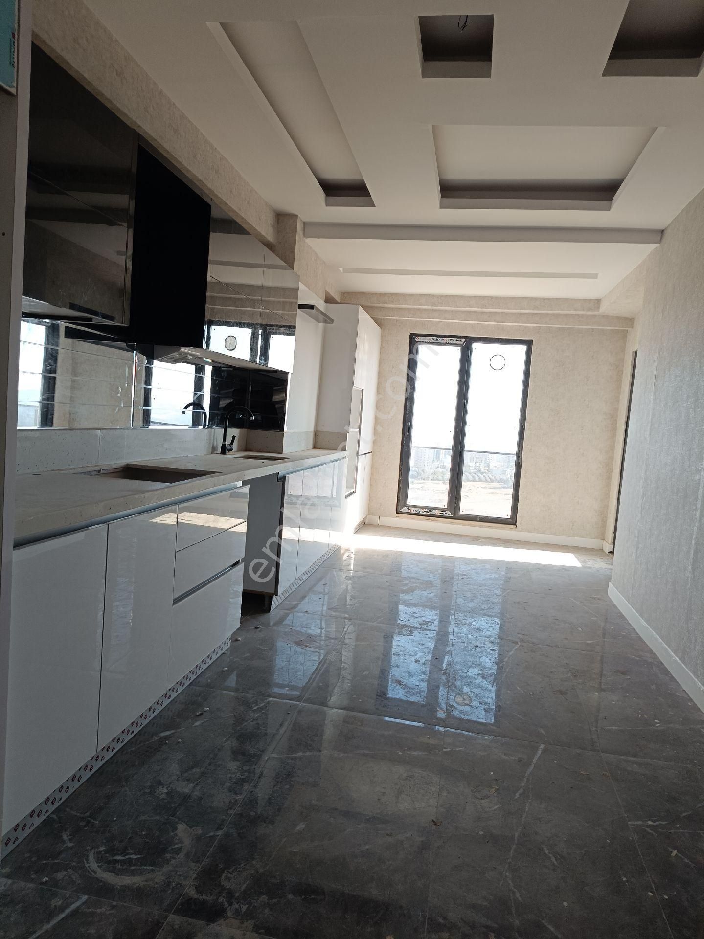 Karaköprü Seyrantepe Satılık Daire KOÇHAN EMLAK'TAN 4+1 DAİRE KARAKÖPRÜ SEYRANTEPE..MRM TOWERS SİTE İÇİ LÜXS DAİRE