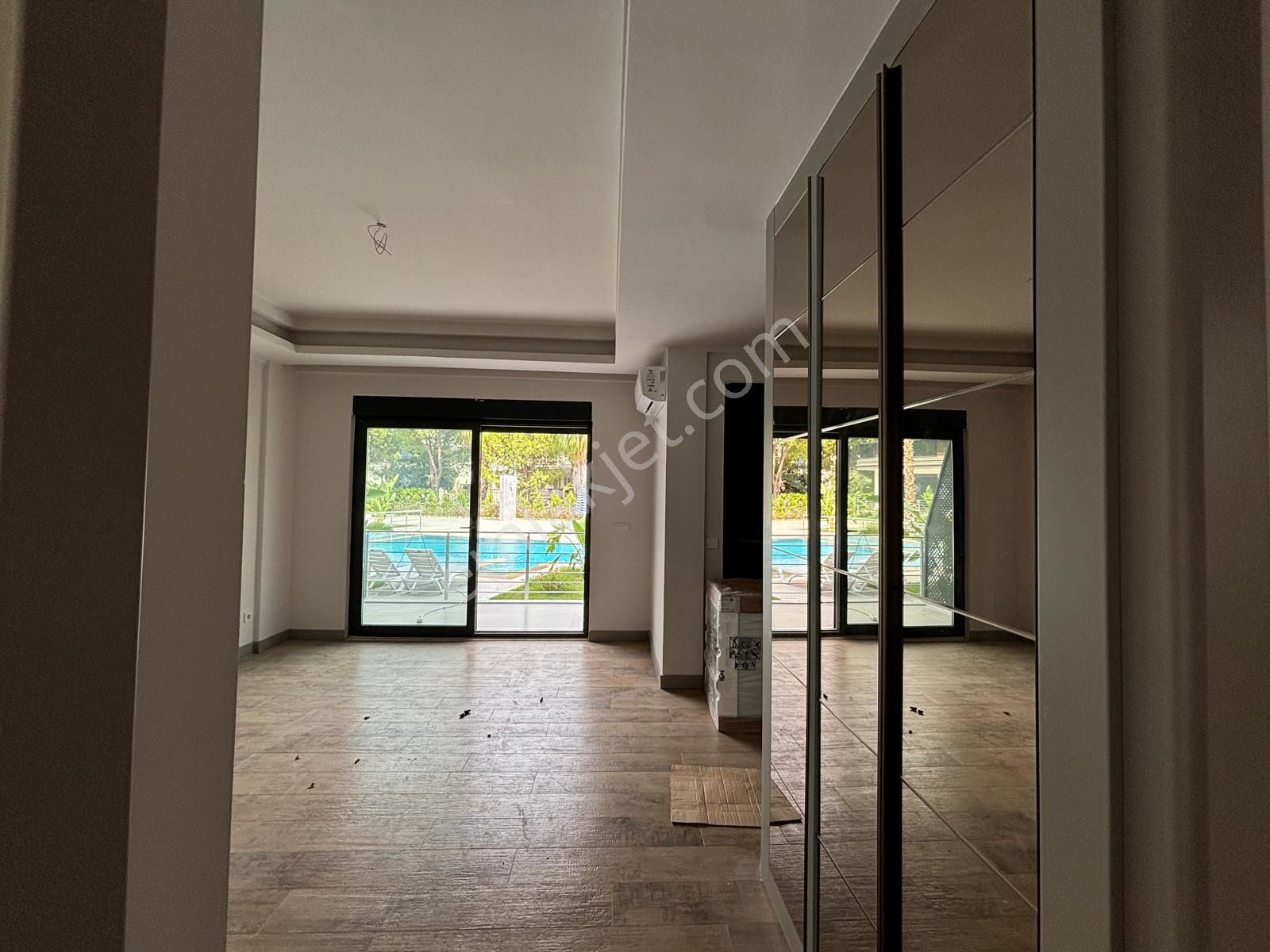 Kumköy'de Denize 800 M, 1+1 Havuzlu Site İçinde Lüx Daire - Görsel 8