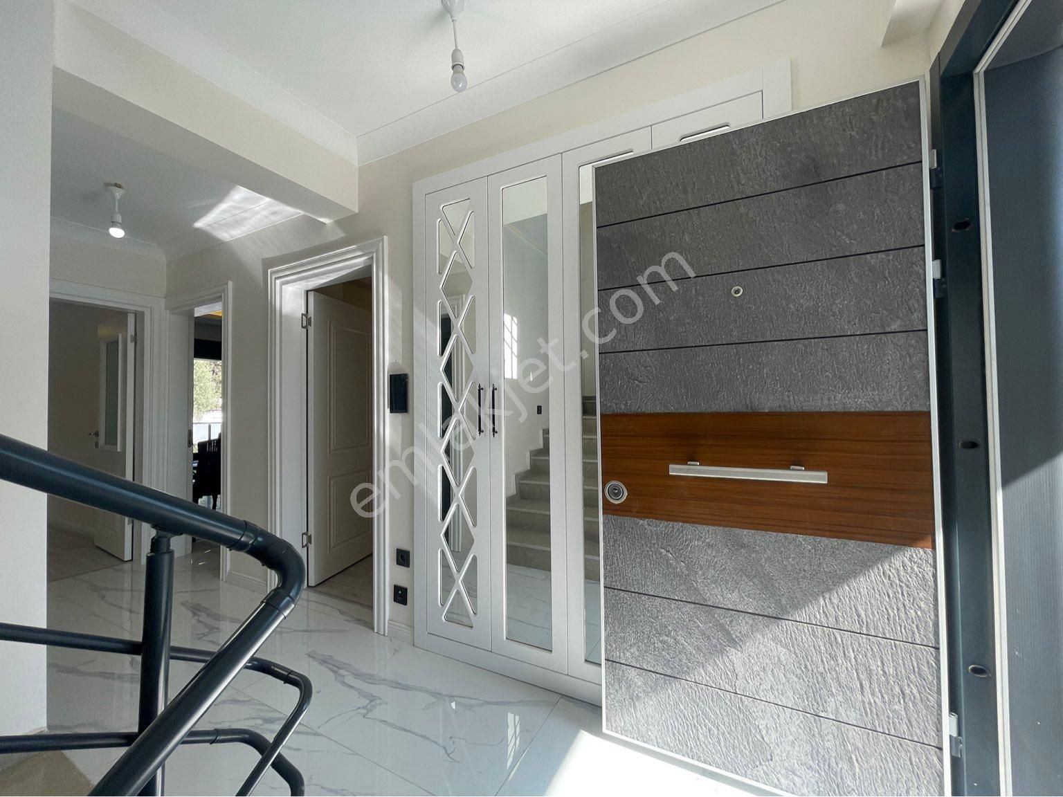 Mahmut Işler’den 7+1 Müstakil Bahçeli Lüx Villa - Görsel 15
