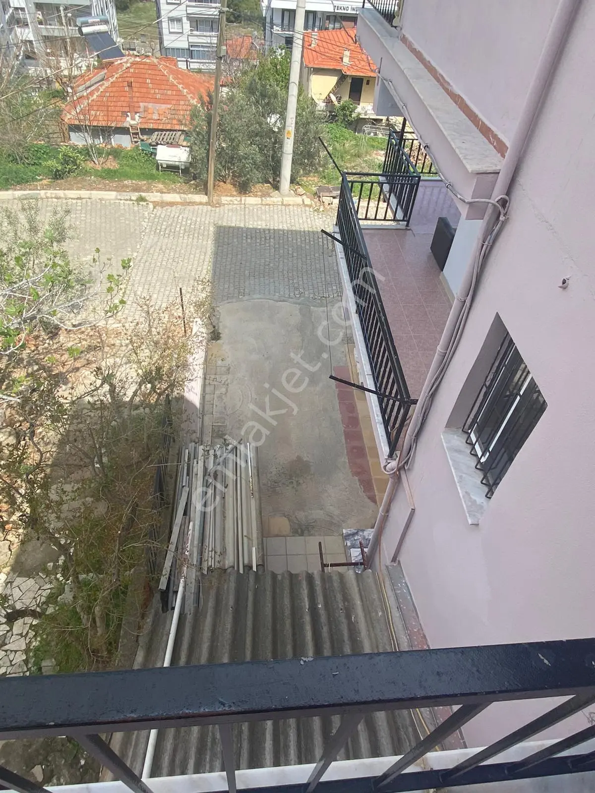 Gümüldür Merkezde İzmir Yoluna Yakın Satılık 2+1 - Görsel 3