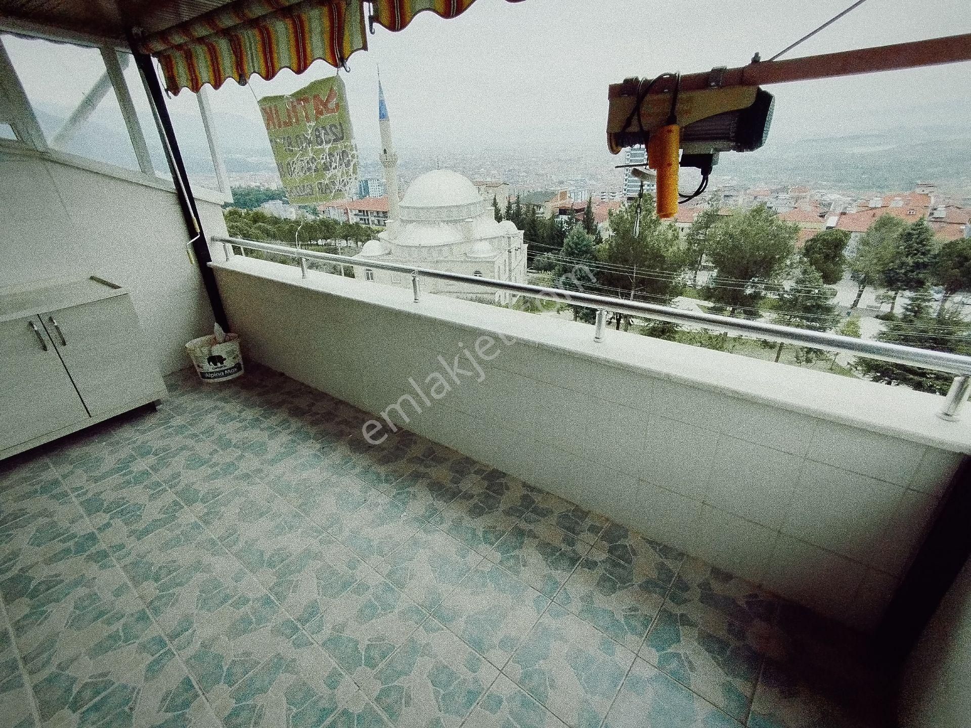 Denizli/bağbaşı Mah. Özenle Yapılmış Ahşap Yapılı Lüx Bireysel Kombili Çatı Katı - Görsel 9