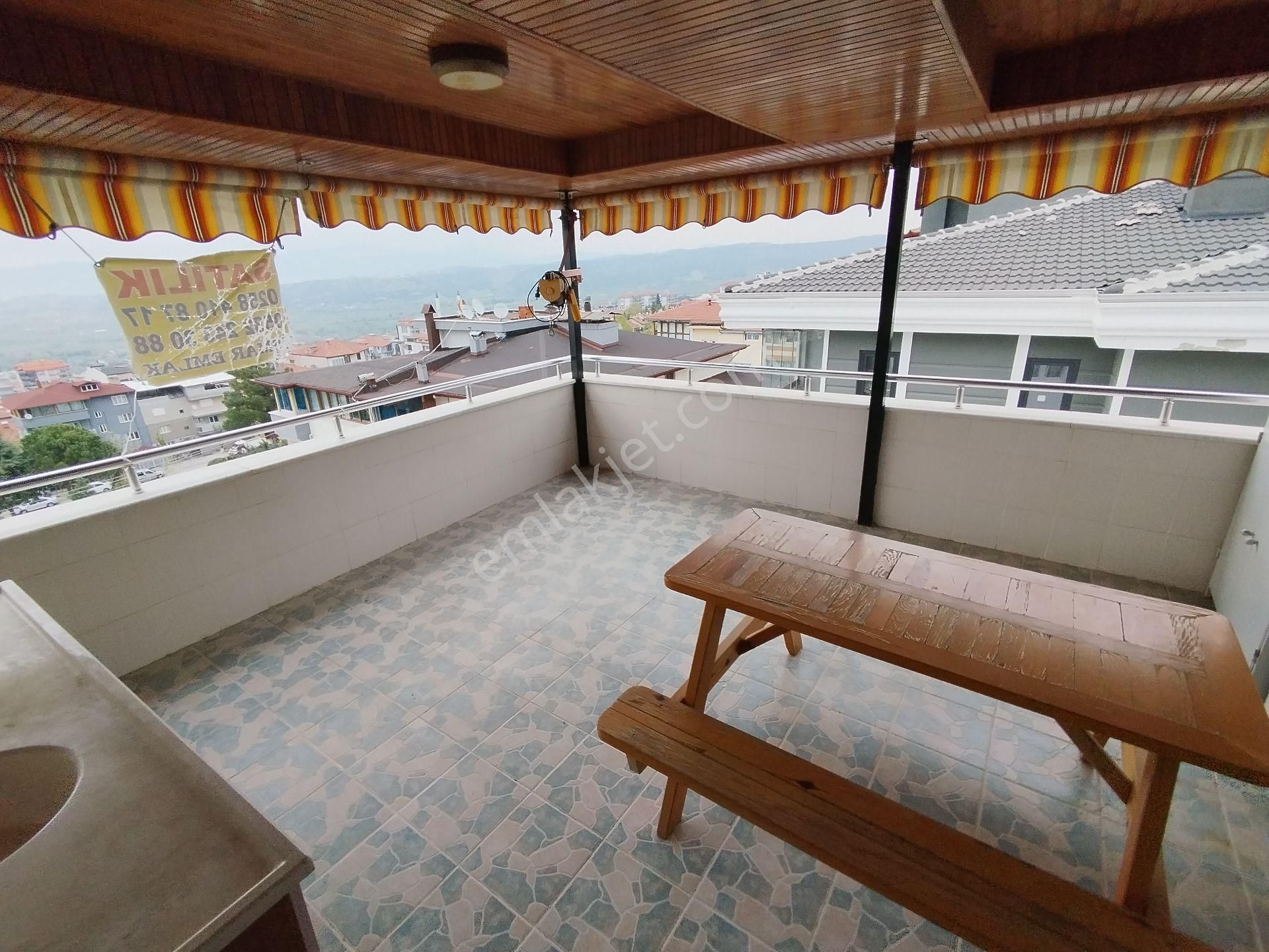 Denizli/bağbaşı Mah. Özenle Yapılmış Ahşap Yapılı Lüx Bireysel Kombili Çatı Katı - Görsel 10