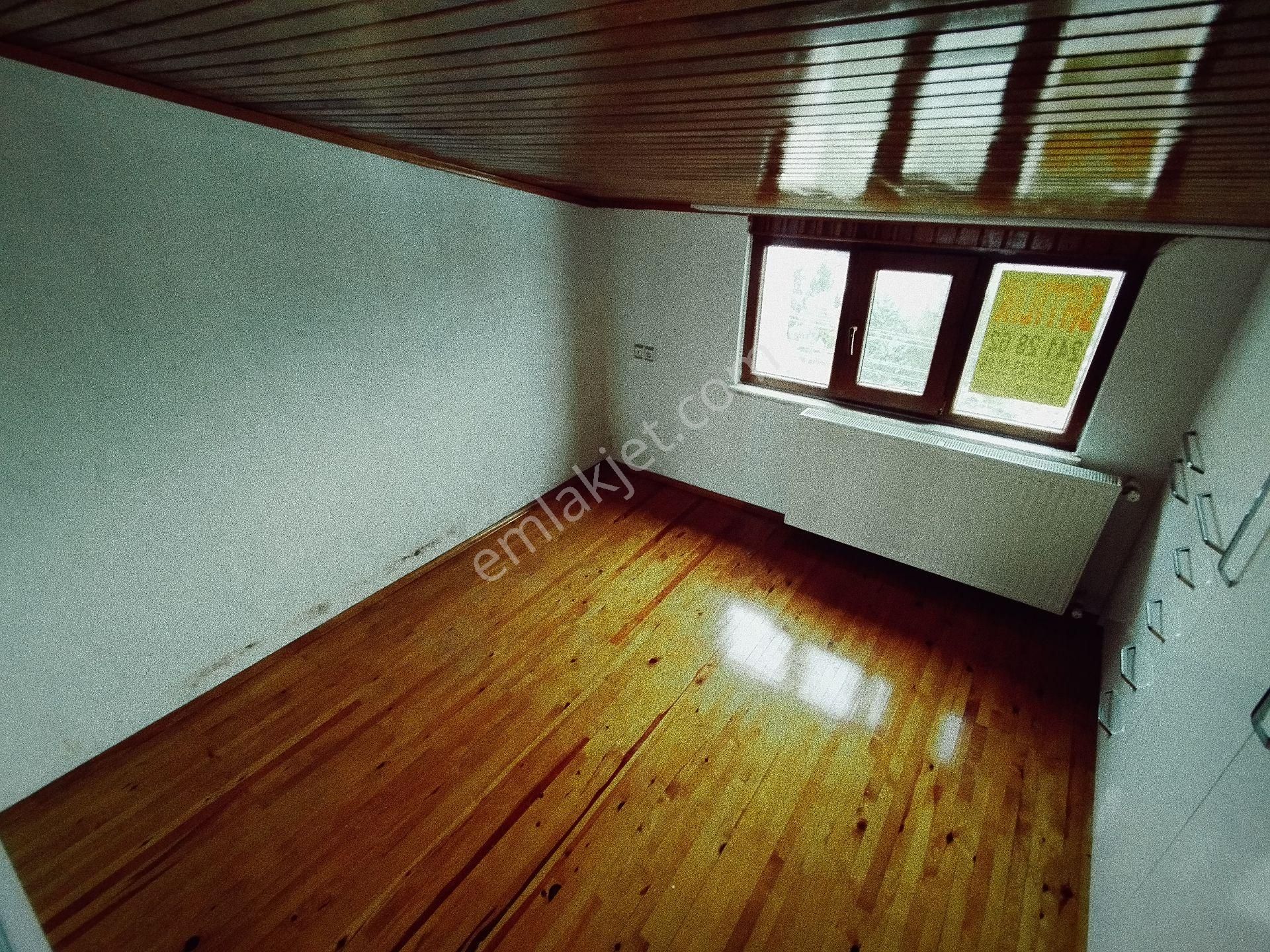 Denizli/bağbaşı Mah. Özenle Yapılmış Ahşap Yapılı Lüx Bireysel Kombili Çatı Katı - Görsel 20