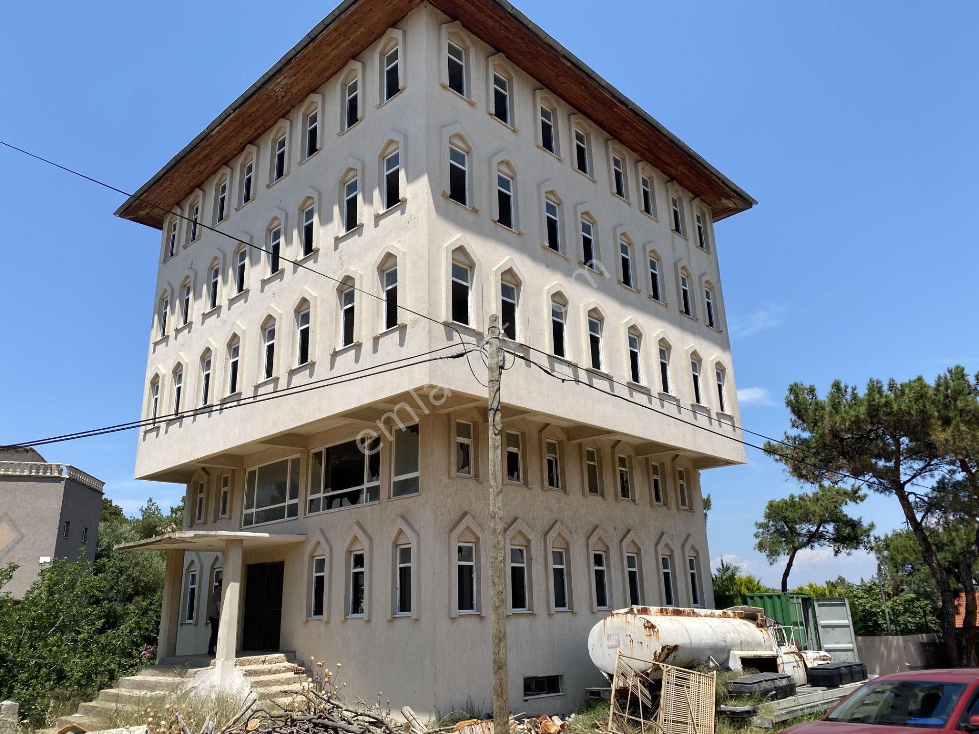 Balıkesir Ayvalık Satılık Otel  BALIKESİR AYVALIK SARIMSAKLI DA SATILIK OTEL.DENİZE YAKIN.