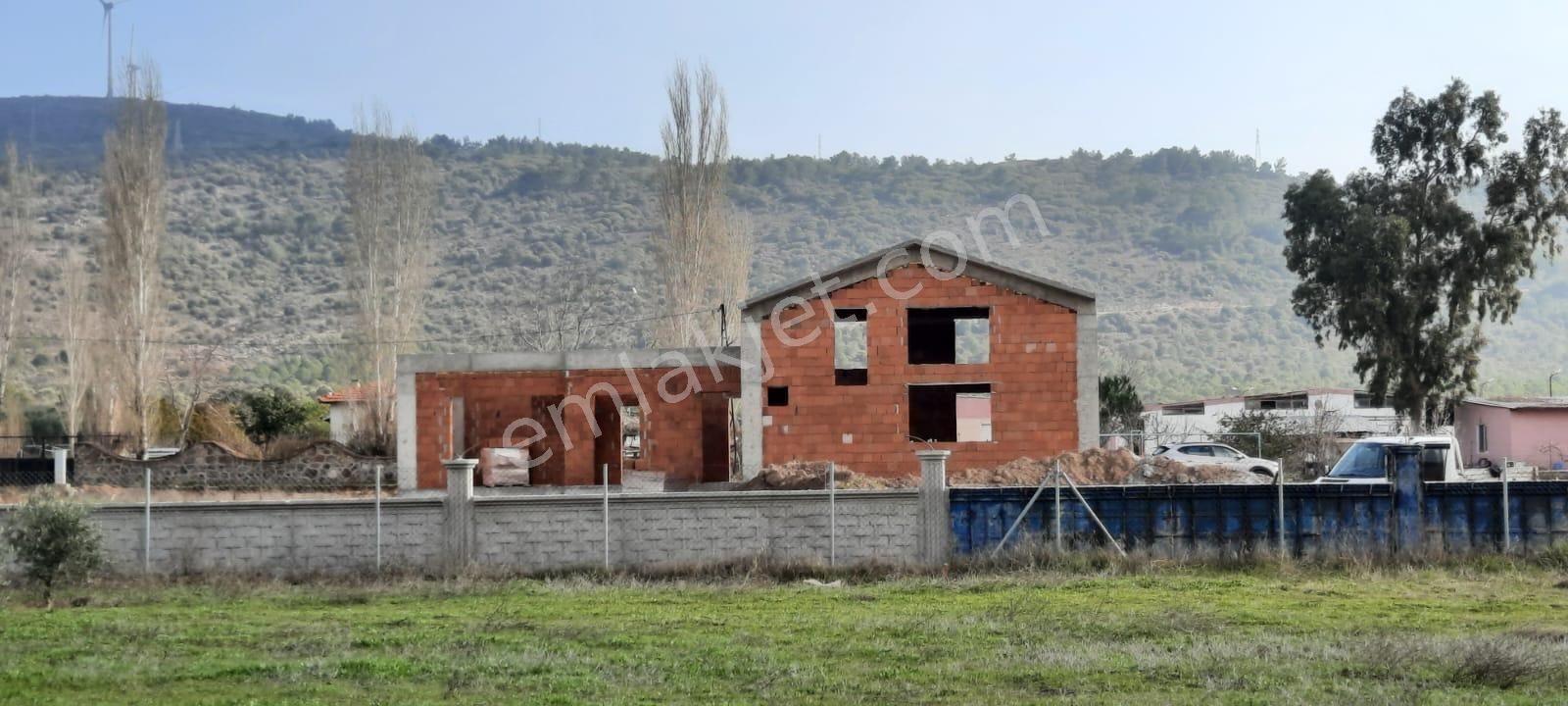 Urla Barbaros Satılık Villa  URLA BARBAROS KÖYÜNDE PROJELİ KABA İNŞAATI BİTMİŞ SATILIK VİLLA