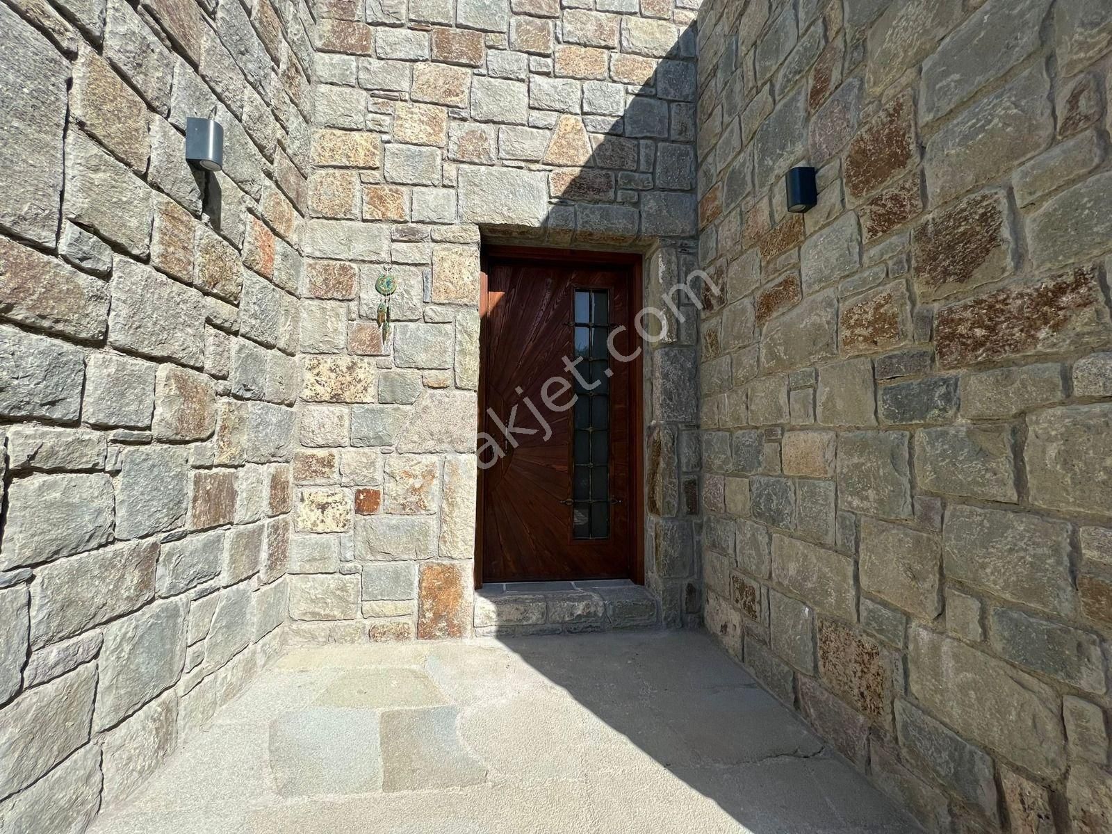 Bodrum Yalıkavak'ta Satılık Deniz Manzaralı 4+2 Müstakil Taş Villa - Görsel 8