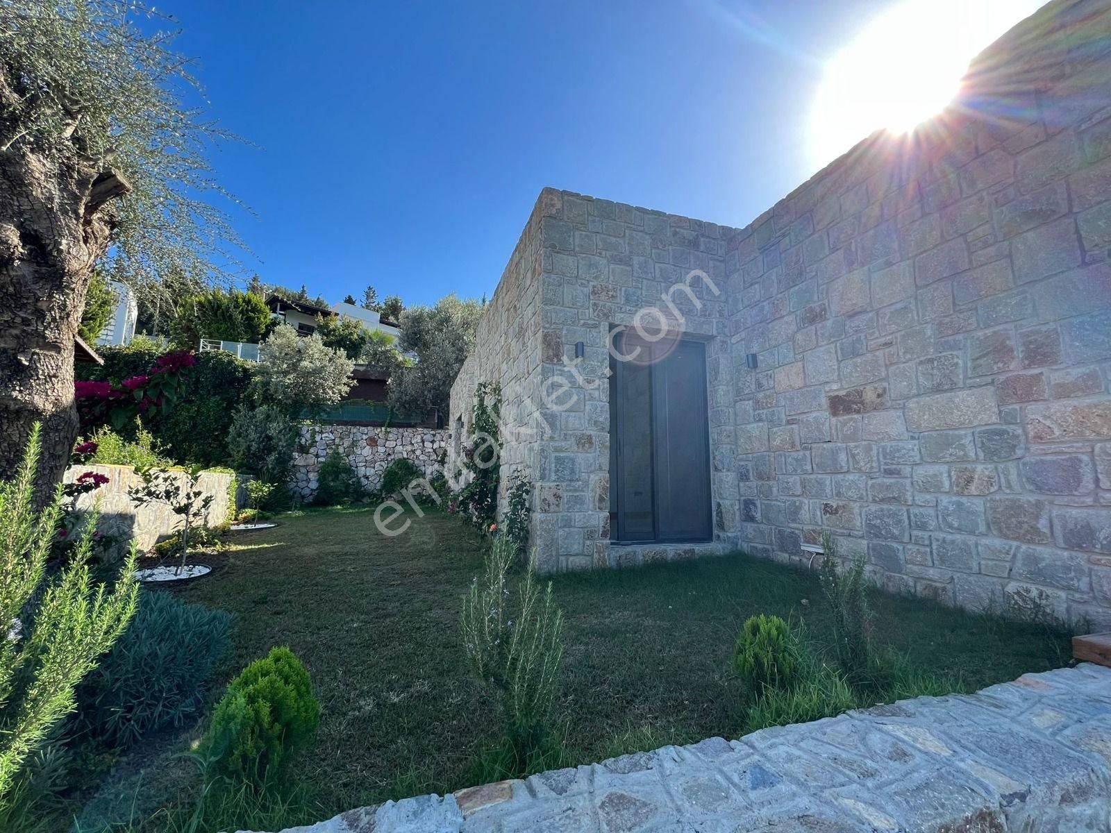 Bodrum Yalıkavak'ta Satılık Deniz Manzaralı 4+2 Müstakil Taş Villa - Görsel 6