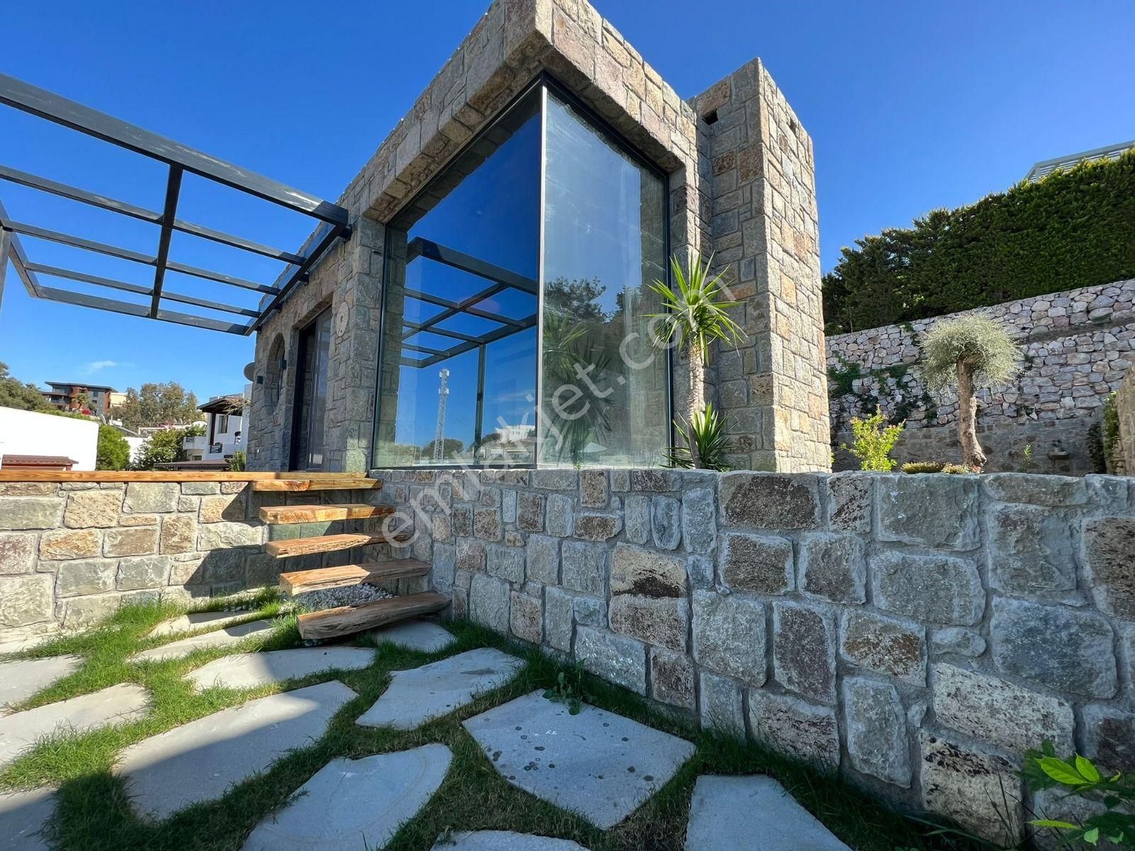 Bodrum Yalıkavak'ta Satılık Deniz Manzaralı 4+2 Müstakil Taş Villa - Görsel 12