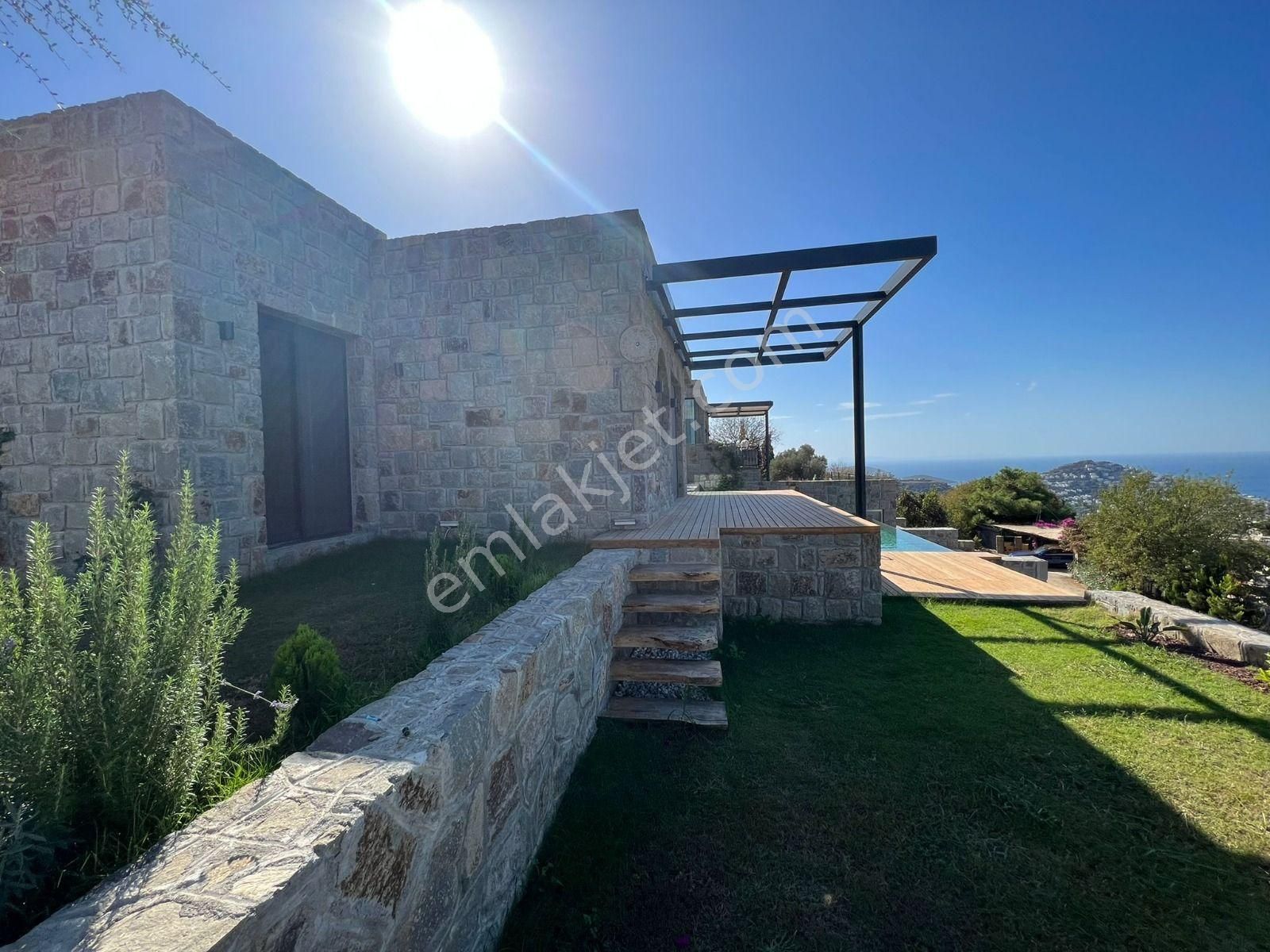 Bodrum Yalıkavak'ta Satılık Deniz Manzaralı 4+2 Müstakil Taş Villa - Görsel 3