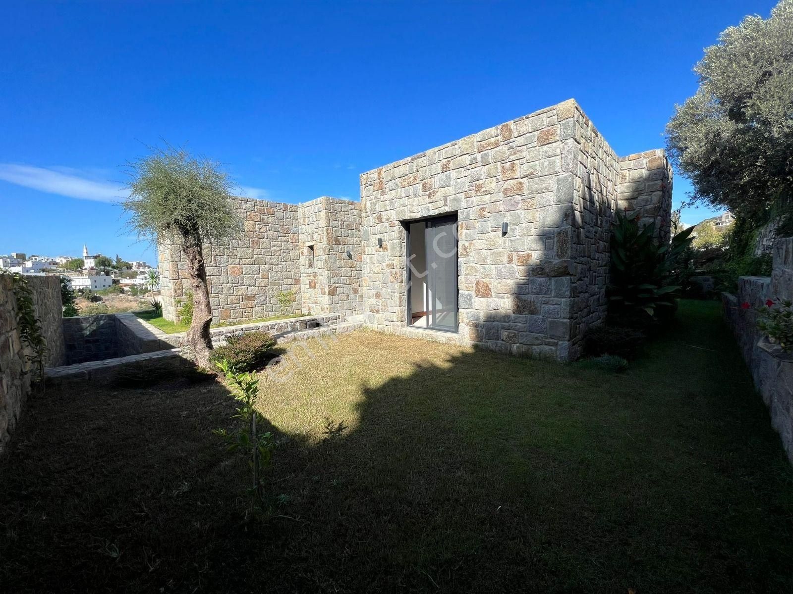 Bodrum Yalıkavak'ta Satılık Deniz Manzaralı 4+2 Müstakil Taş Villa - Görsel 5