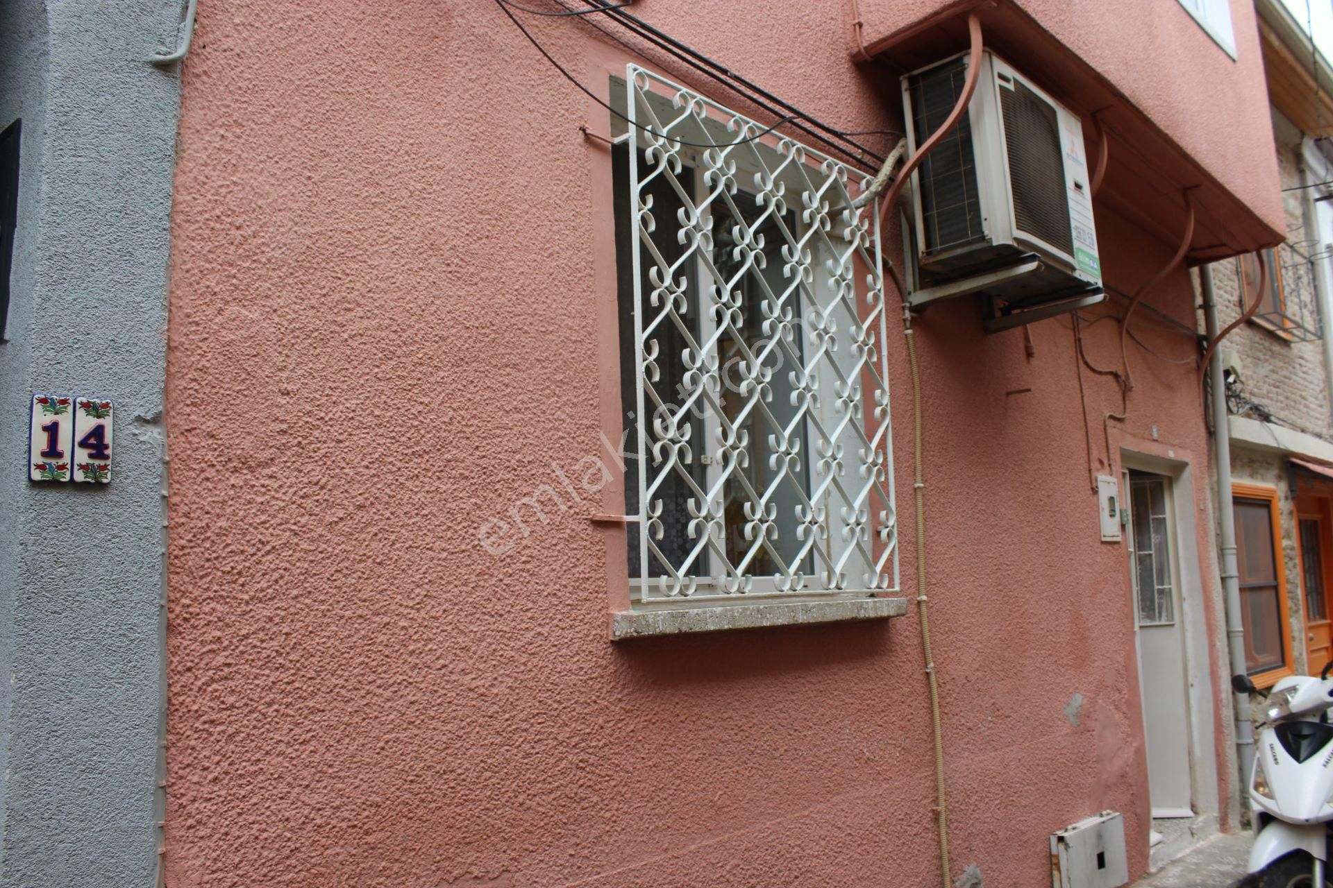 Ayvada'dan Ayvalık Merkez'de 2 Katlı Taş Rum Evi - Görsel 4