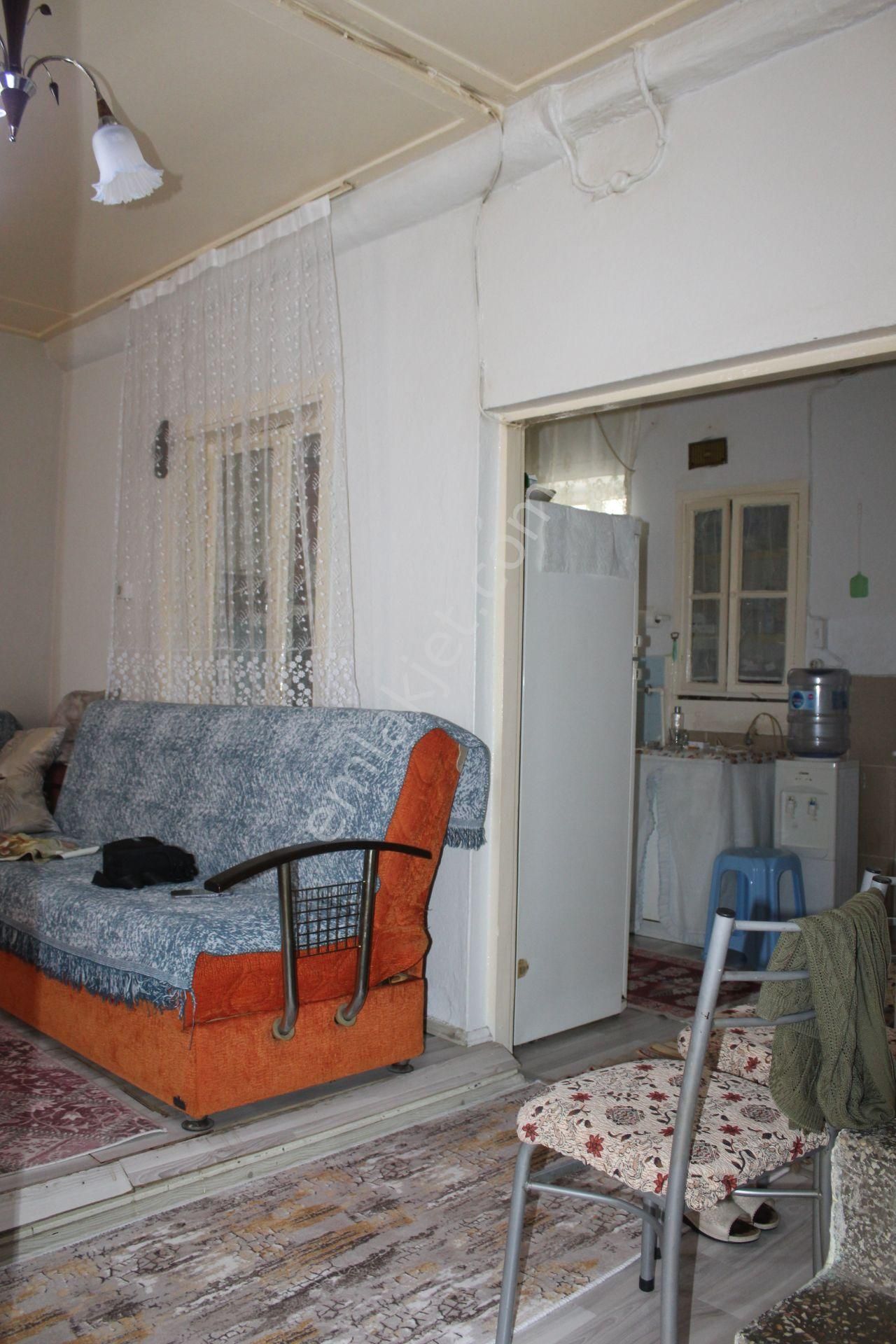 Ayvada'dan Ayvalık Merkez'de 2 Katlı Taş Rum Evi - Görsel 8