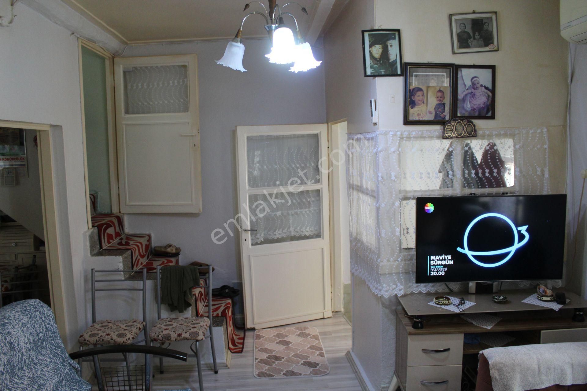 Ayvada'dan Ayvalık Merkez'de 2 Katlı Taş Rum Evi - Görsel 9