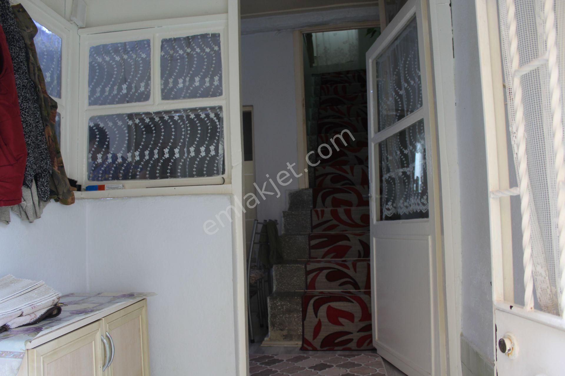 Ayvada'dan Ayvalık Merkez'de 2 Katlı Taş Rum Evi - Görsel 5