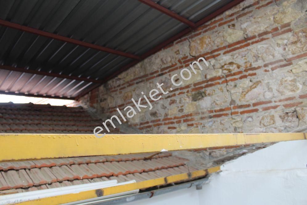 Ayvada Dan Ayvalık Merkezde Bakımlı Rum Evi - Görsel 12