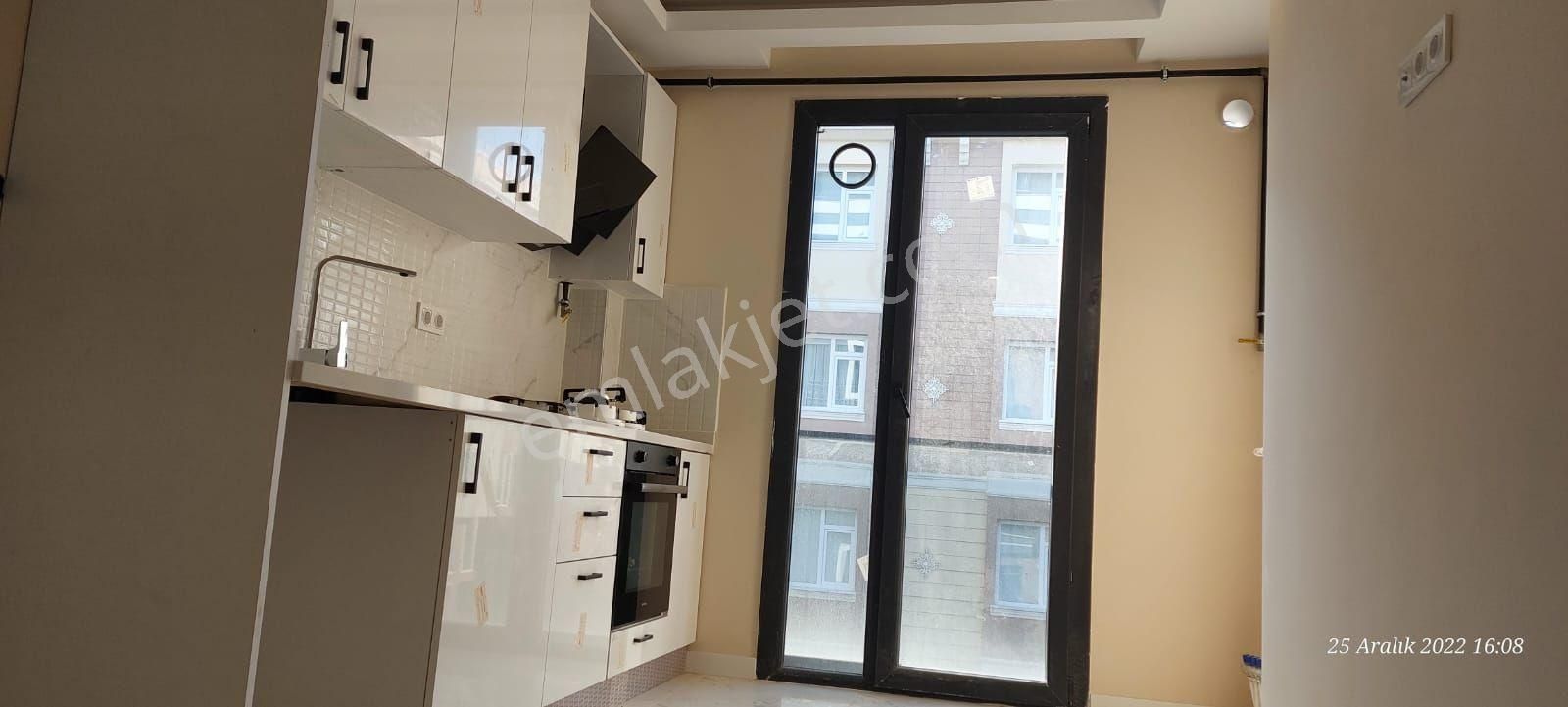 Adnan Kahveci'de Güney Cephe 3+1 Sıfır İskanlı Kapalı Otoparklı Müstakil - Görsel 5