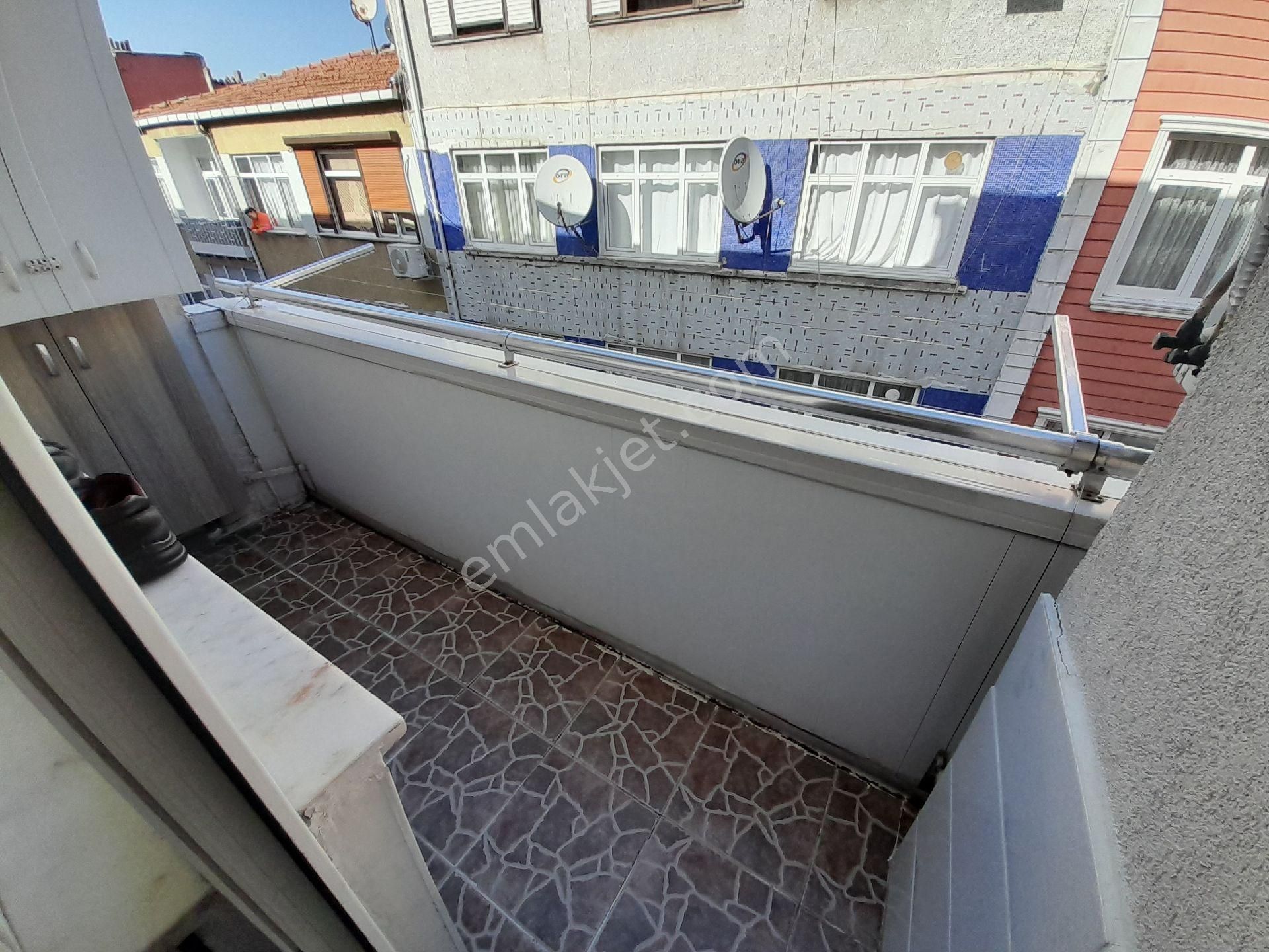 Kocamustafapaşa Sümbülefendi 2+1 Yapilı Temız Kat 2 Satılık Daire - Görsel 9