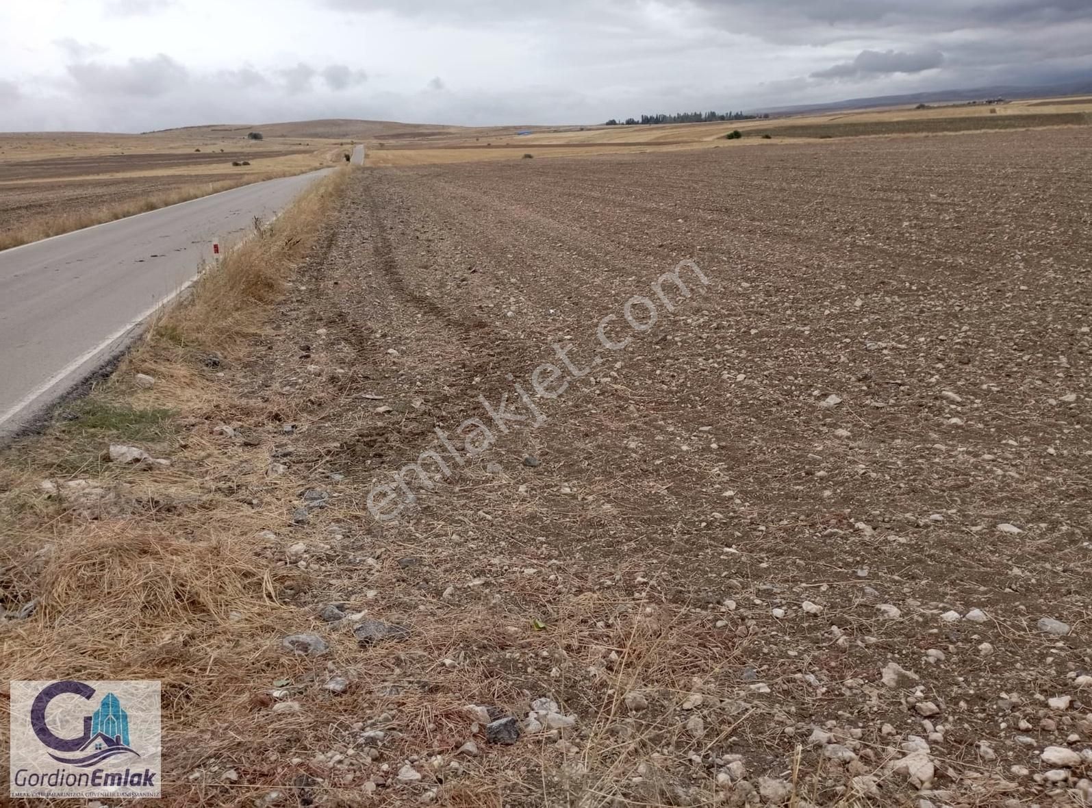 Sincan Ücret Satılık Tarla Gordion Emlaktan Ücrette Tek Tapu 36 Dönüm Tarla